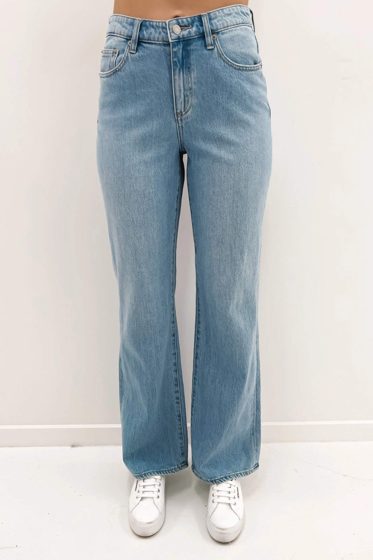 Sustainable Student Outfit Nature Lover 90s Bootcut Jean Ultra