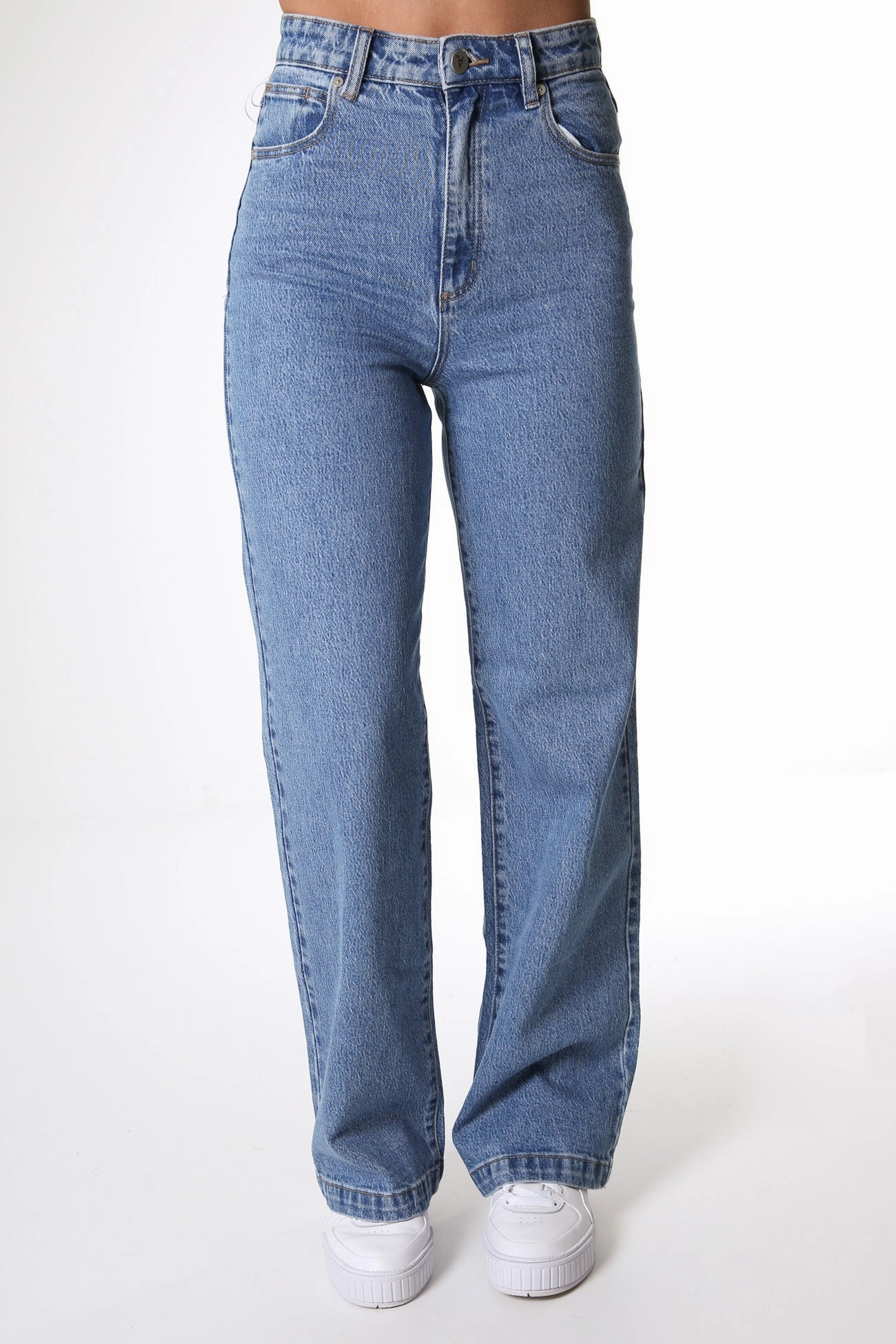Balanced Wardrobe Neutral Casual Streetwear Fan A 94 High & Wide Jean Debbie