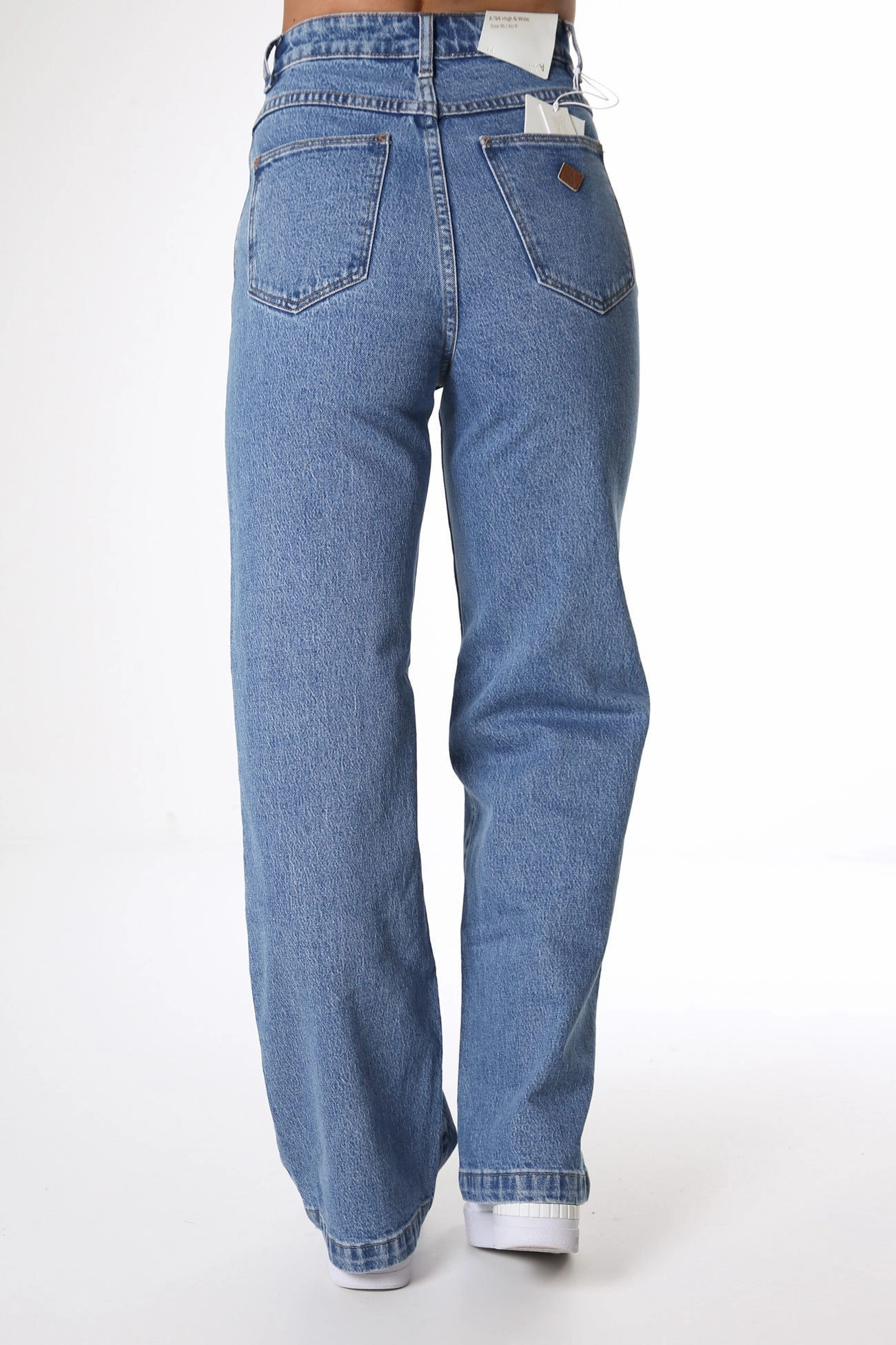A 94 High & Wide Jean Debbie Modern Wear easy move