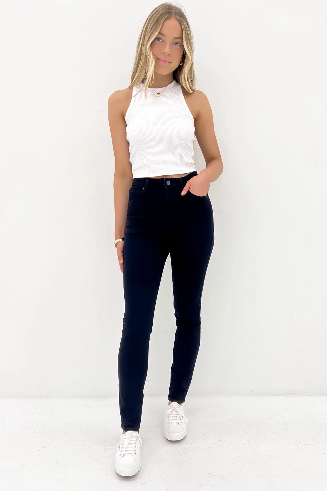 A 94 Skinny Jean Black Magic Active Touch Spring Mood Party Look Classic