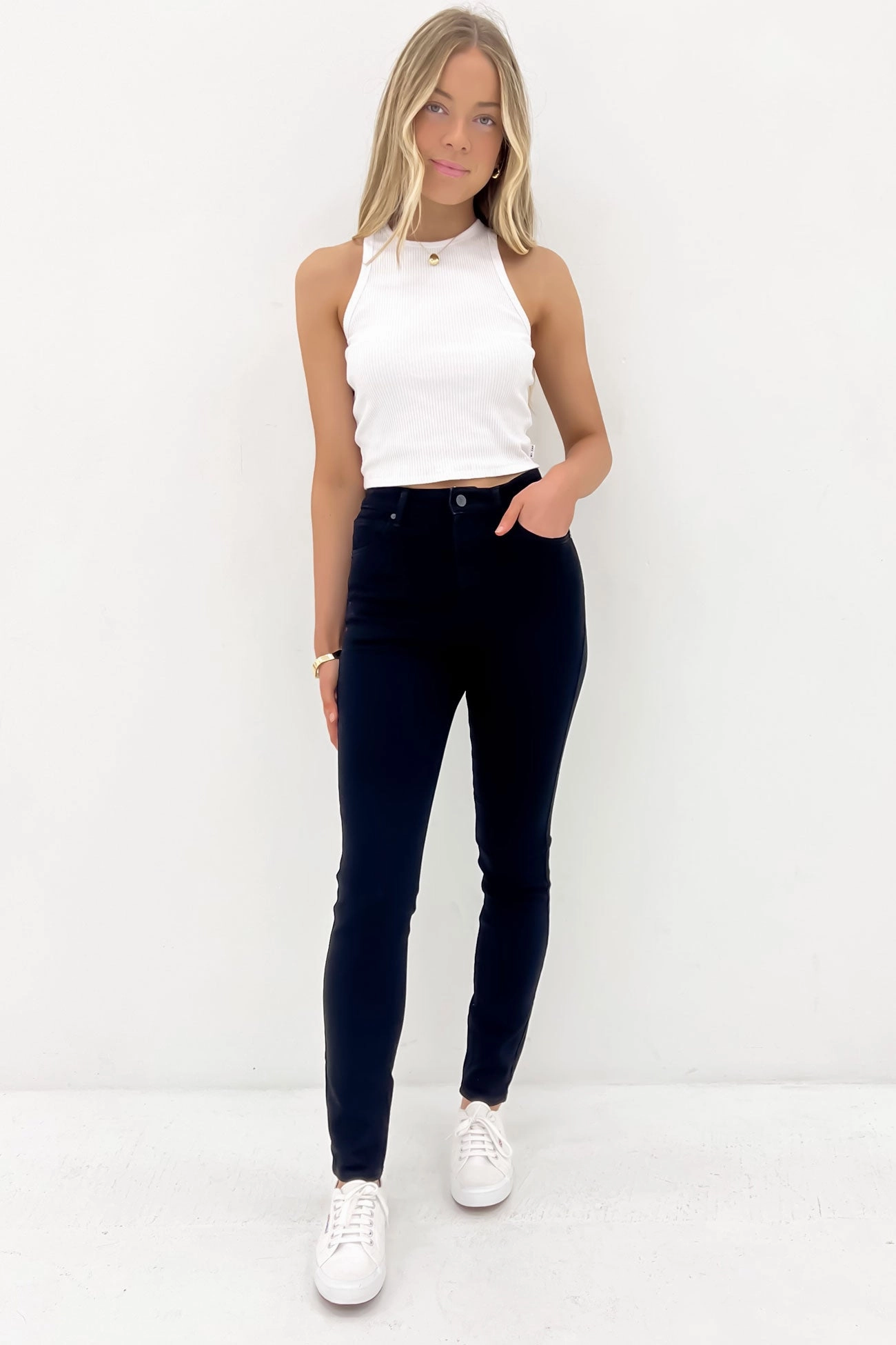 A 94 Skinny Jean Black Magic Favorite Basic