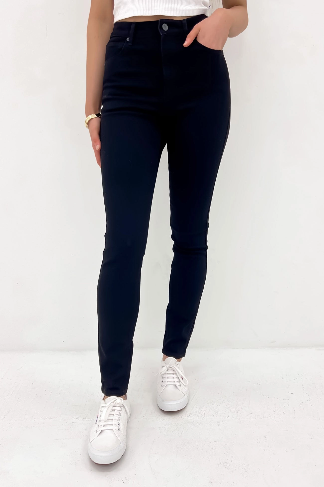 A 94 Skinny Jean Black Magic Fit Focus