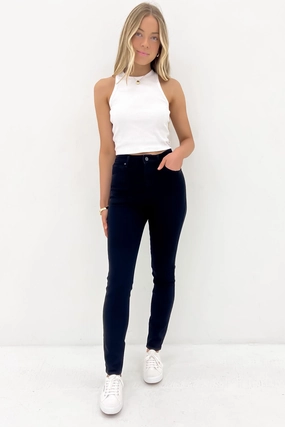 A 94 Skinny Jean Black Magic Favorite Basic