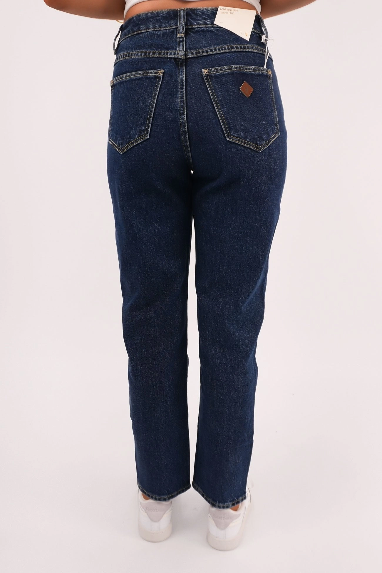 A 94 Slim Jean Tara Quick Dry Technology