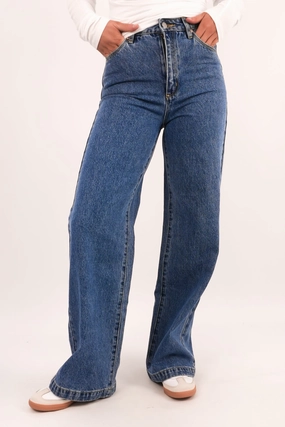 A 94 Wide Jean Eva OG Daywear Fit Beach Day Brunch Outfit Elegant
