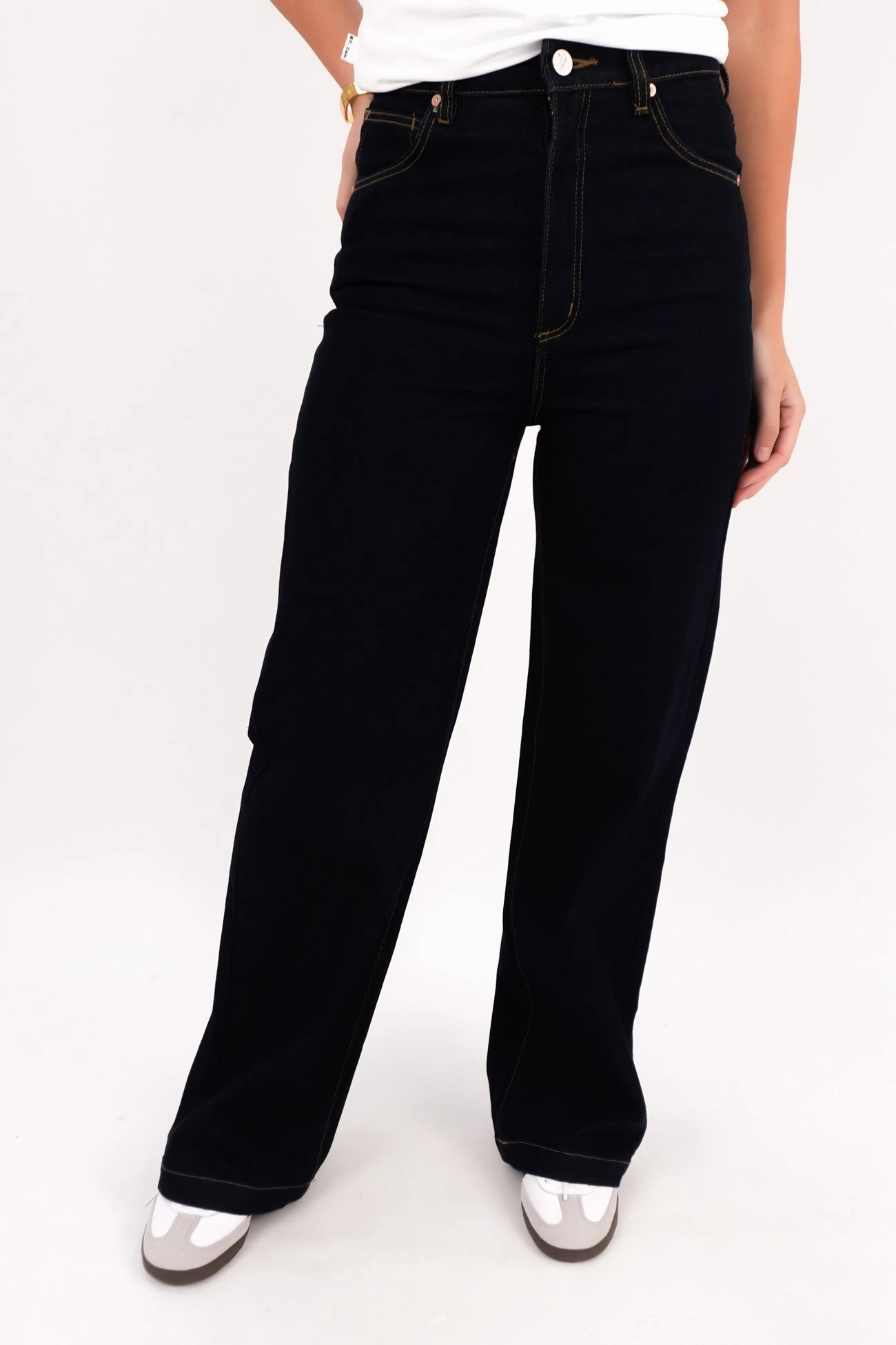 Durable Construction A 94 Wide Jean Richie