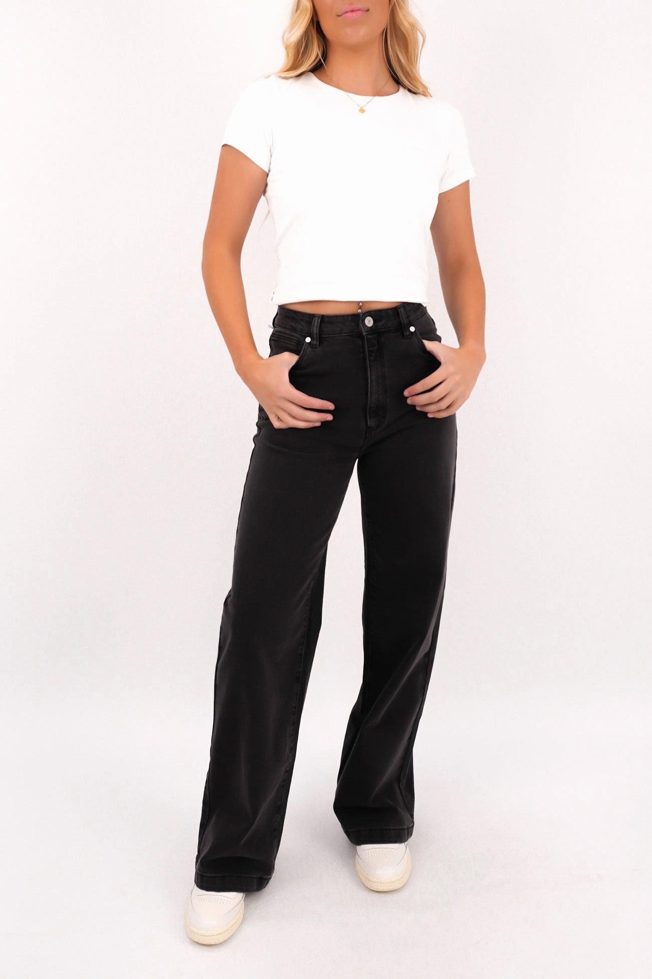 A 94 Wide Jean Sophie Spring Mood Bold Look Go To Piece
