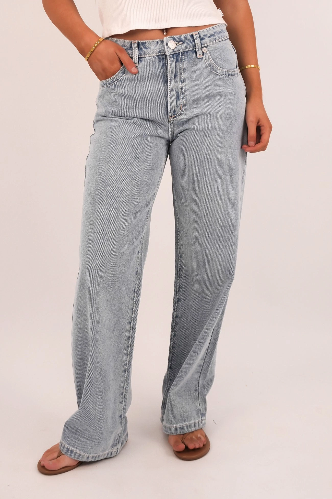 A 95 Baggy Jean Avril Festival Outfit Comfy