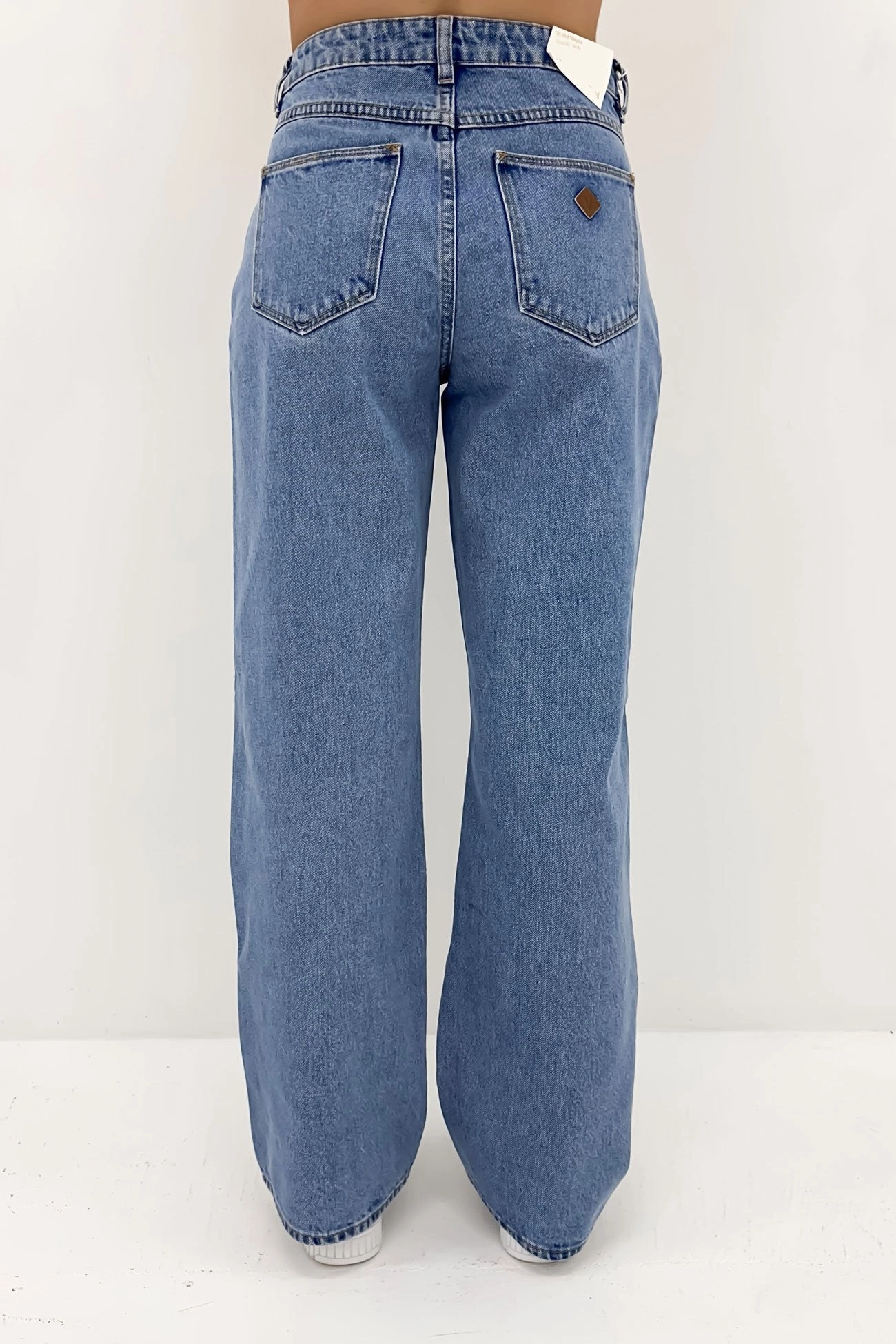 A 95 Baggy Jean Gigi Style Match Vintage Lover Smooth Bold