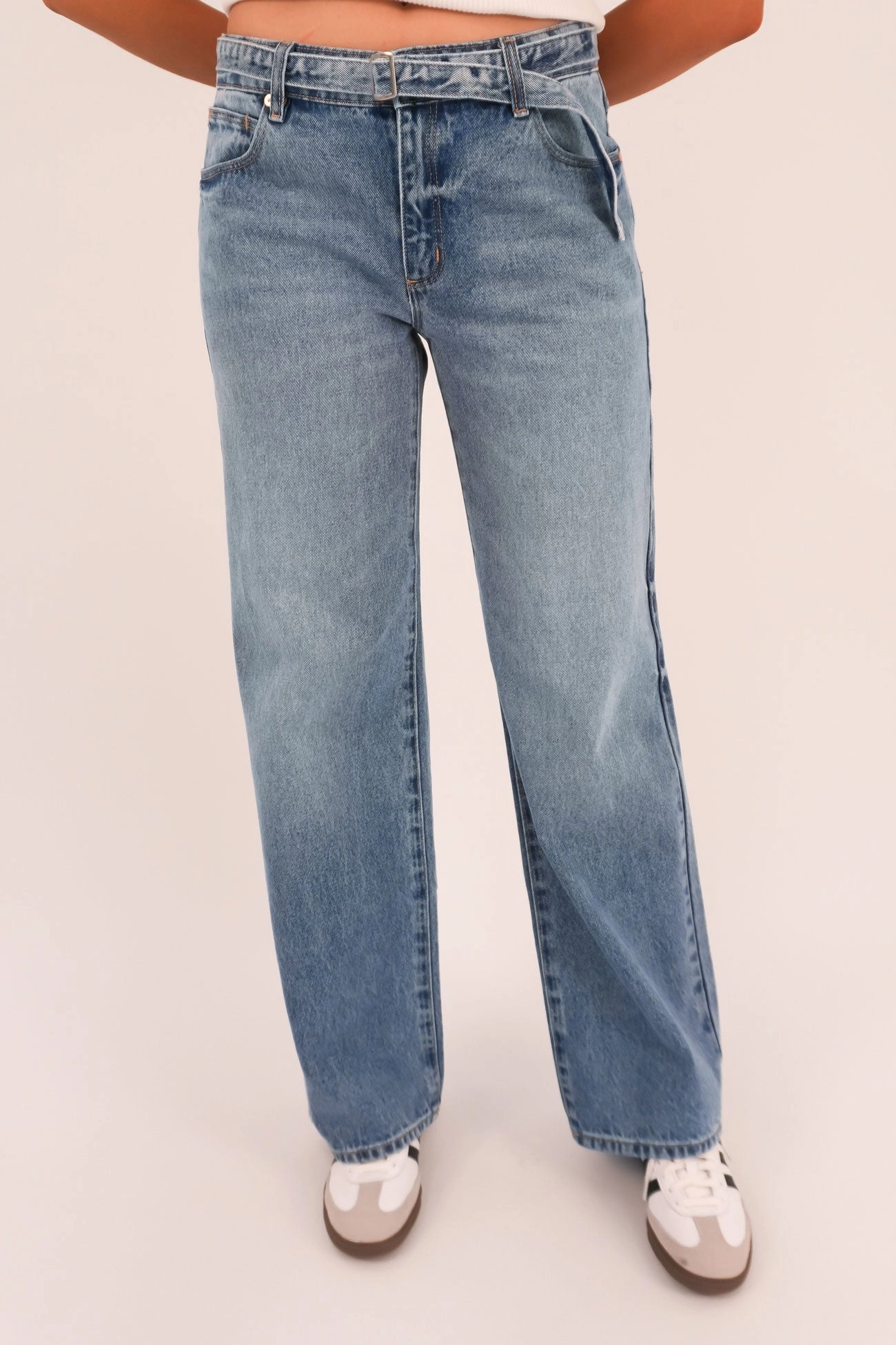 City Walk Weekend Warrior Four Way Stretch Fabric A 99 Baggy Belt Jean Liv