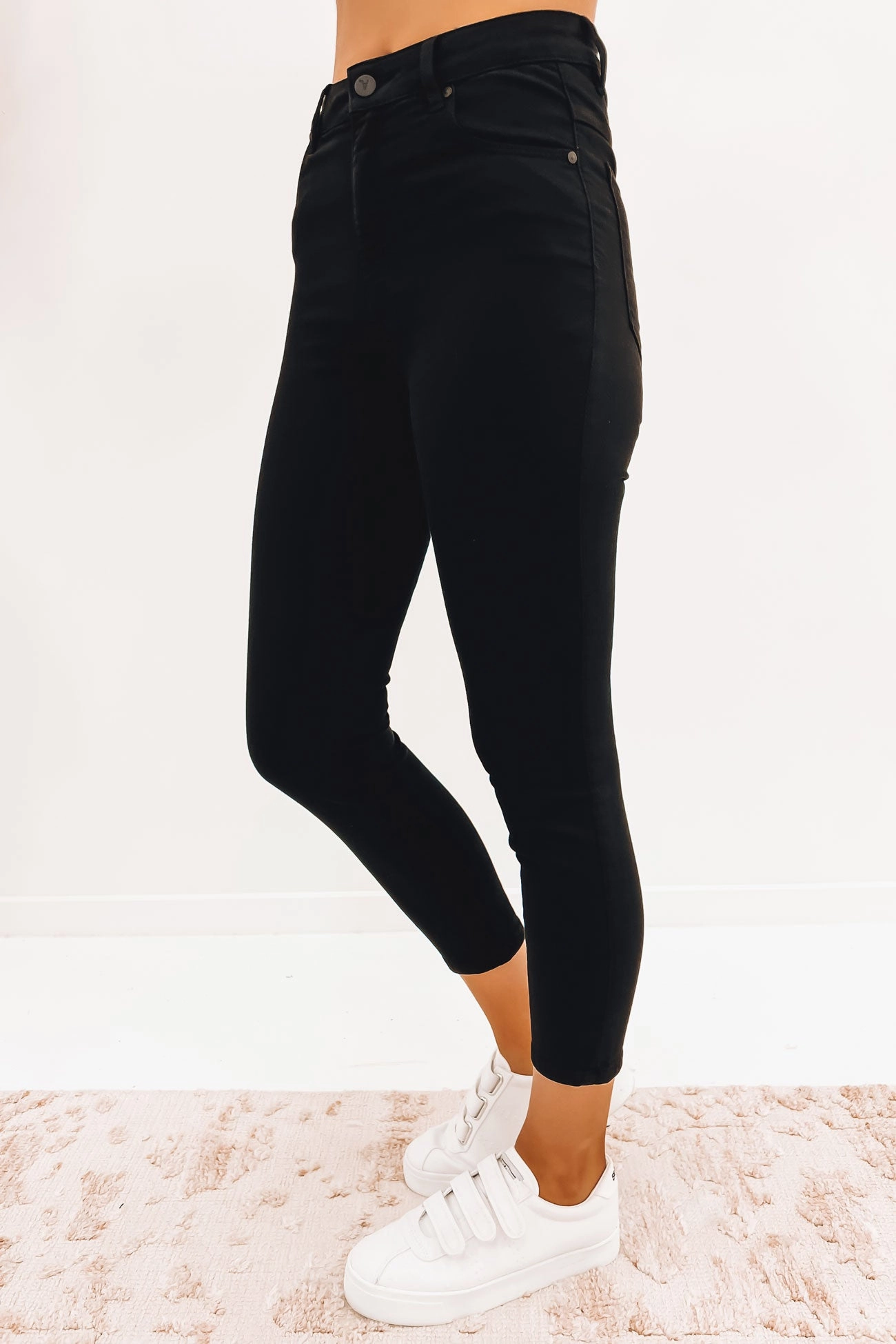 Stretch Comfort A High Skinny Ankle Basher Petite Jean Black Magic