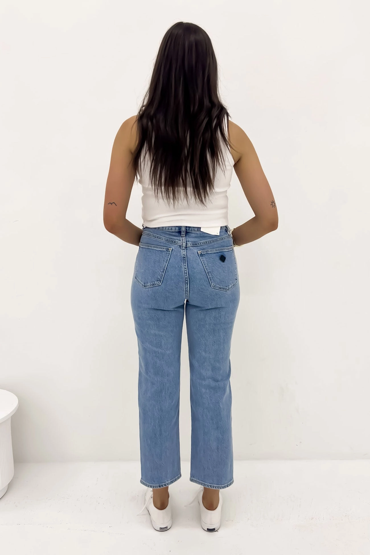 A Venice Straight Jean Ema Lifestyle Outfit