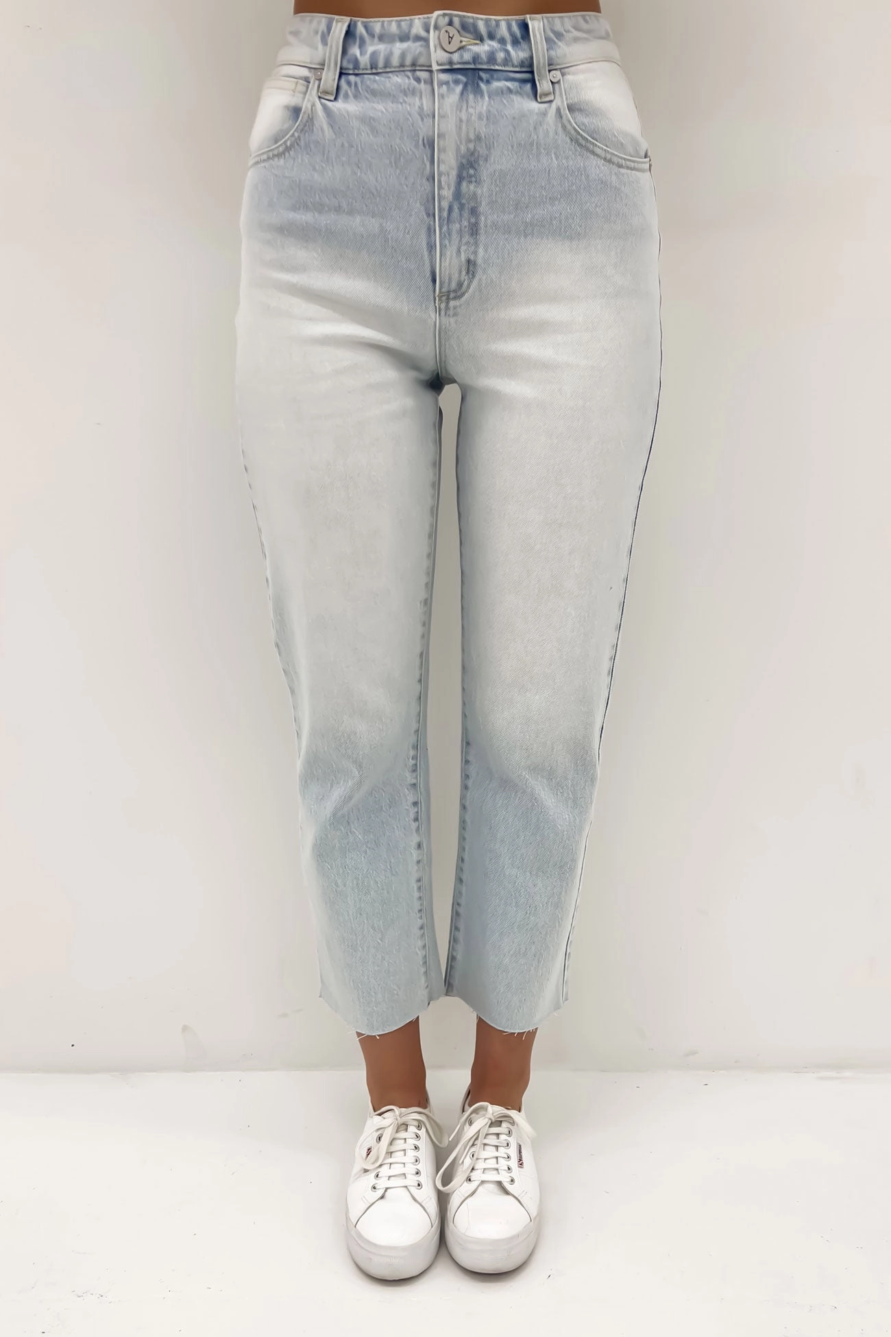 Go-To Basic A Venice Straight Jean Kes