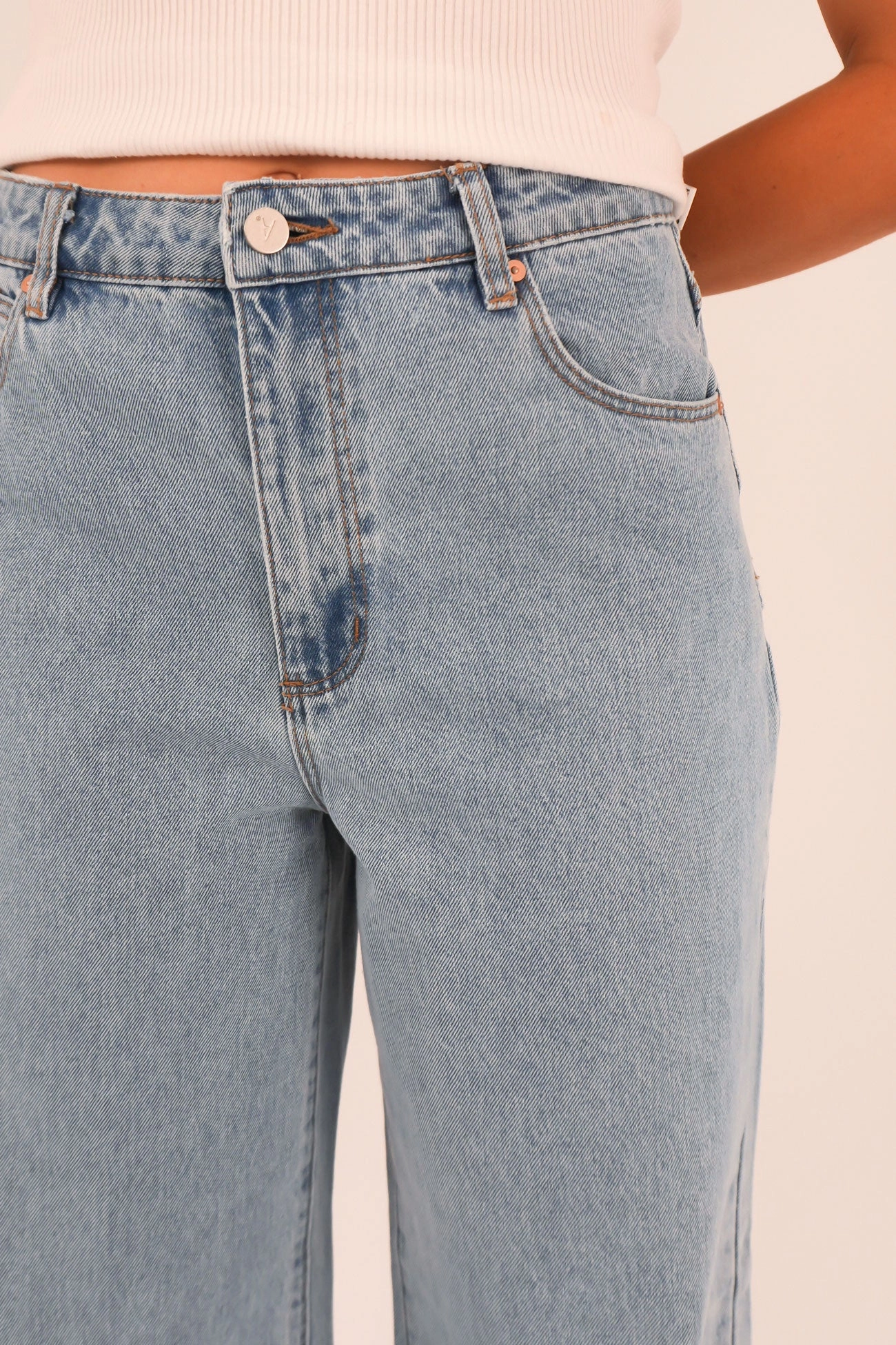 Circular Knit Construction Daywear Fit A 94 Super Wide Jean Loretta