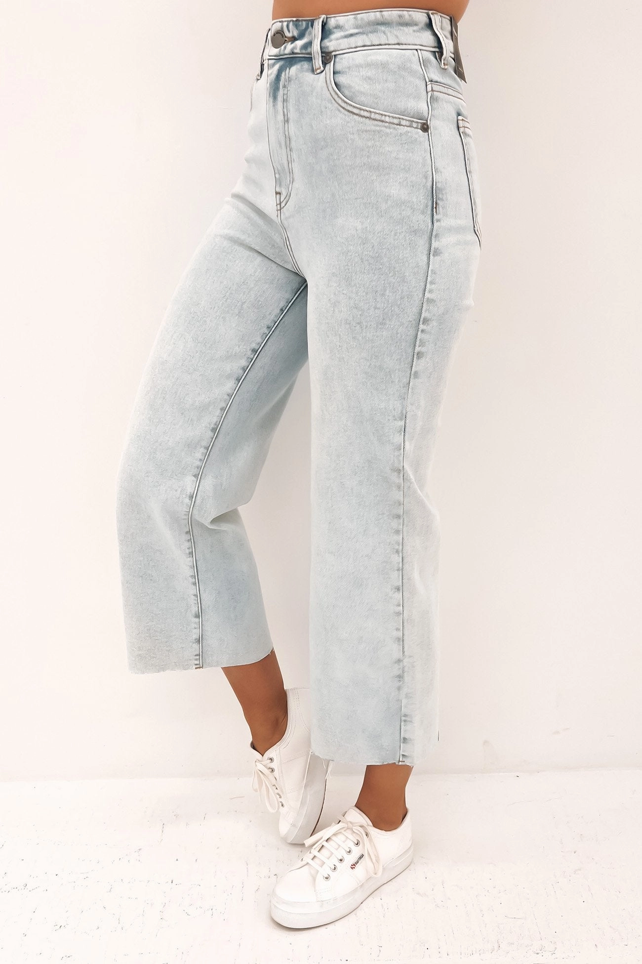 Charlie High Rise Wide Leg Jean Bleach Modern Fit
