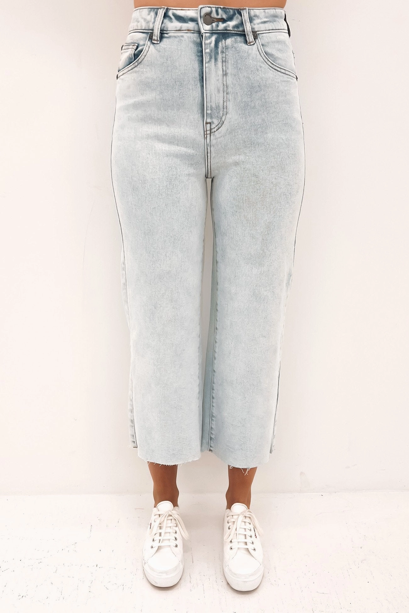 Charlie High Rise Wide Leg Jean Bleach Outdoor Adventure Stylish Flat Lock Stitching