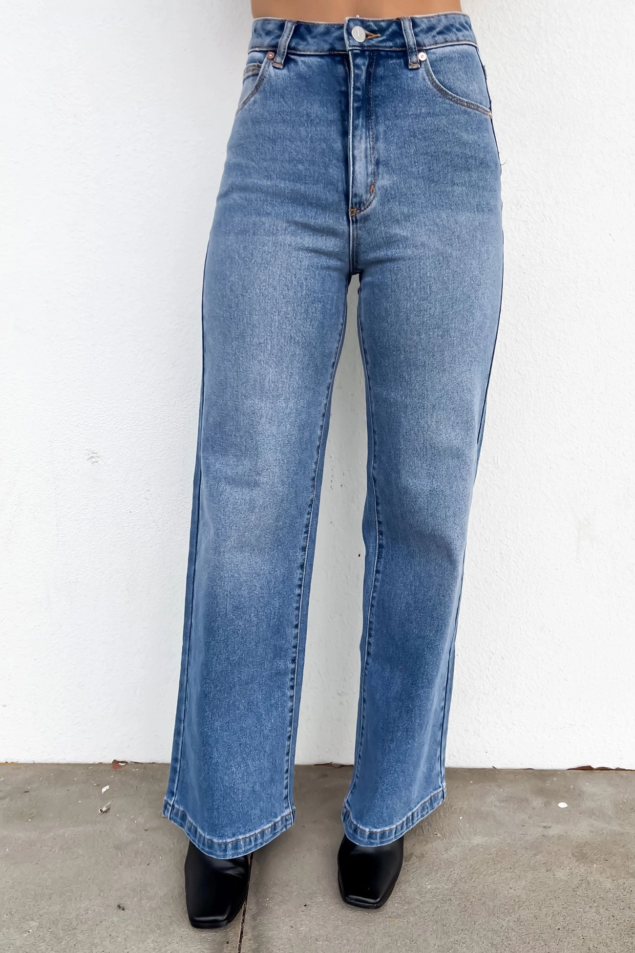 A 94 Wide Jean Julieta Blended Style