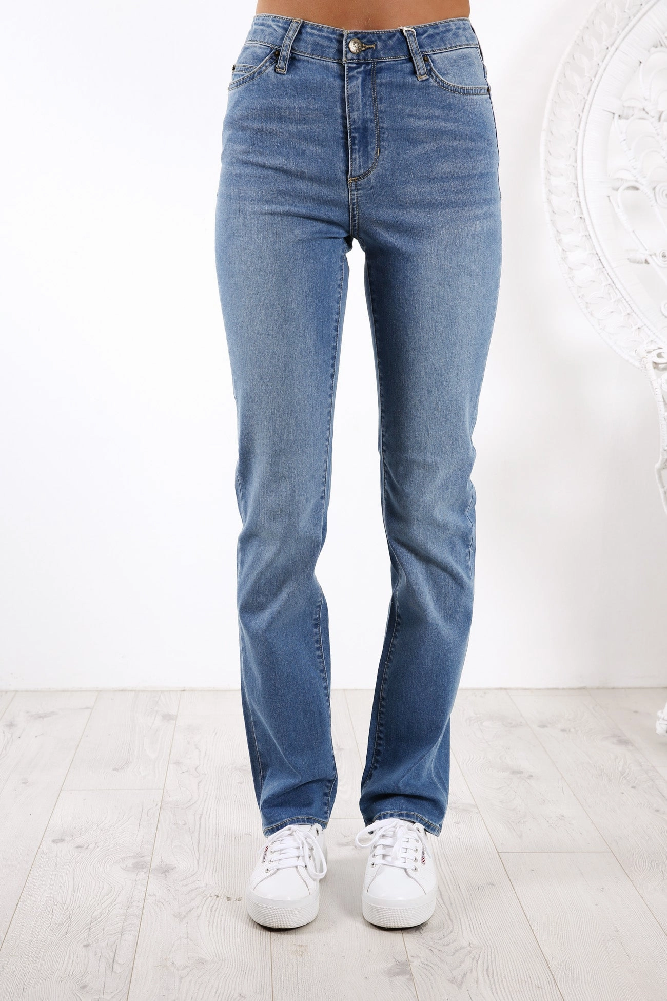 Classic Mid Straight Jean Washed Indigo Pure Comfort Lifestyle Fit