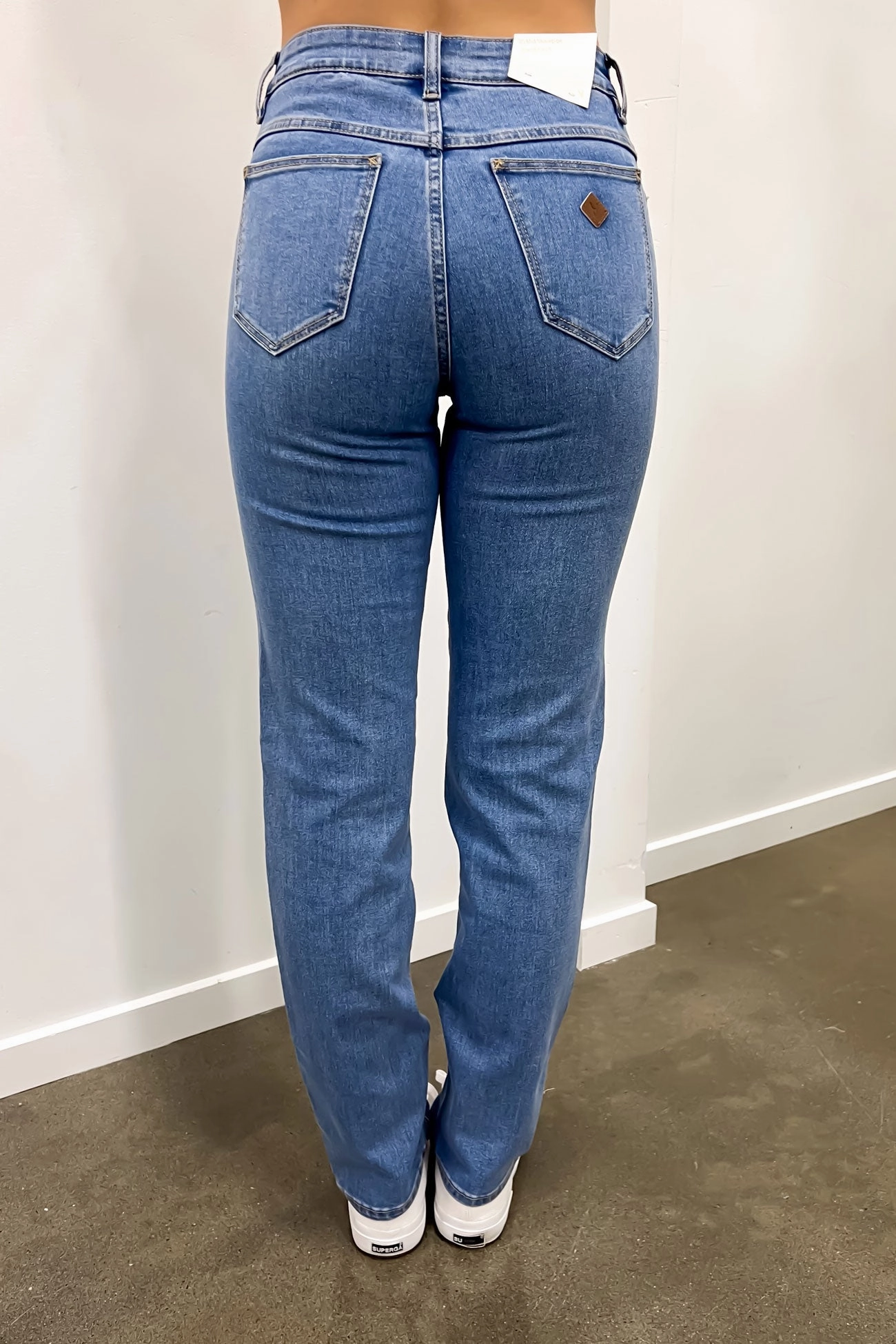 A 95 Stovepipe Jean Peta Clean Outfit Brunch Outfit Summer Vibes Versatile