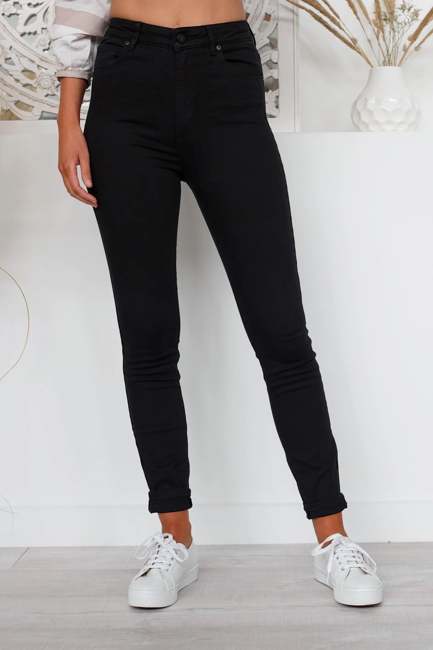 A High Skinny Ankle Basher Jean Black Magic Breathable Brunch Outfit Recycled Material