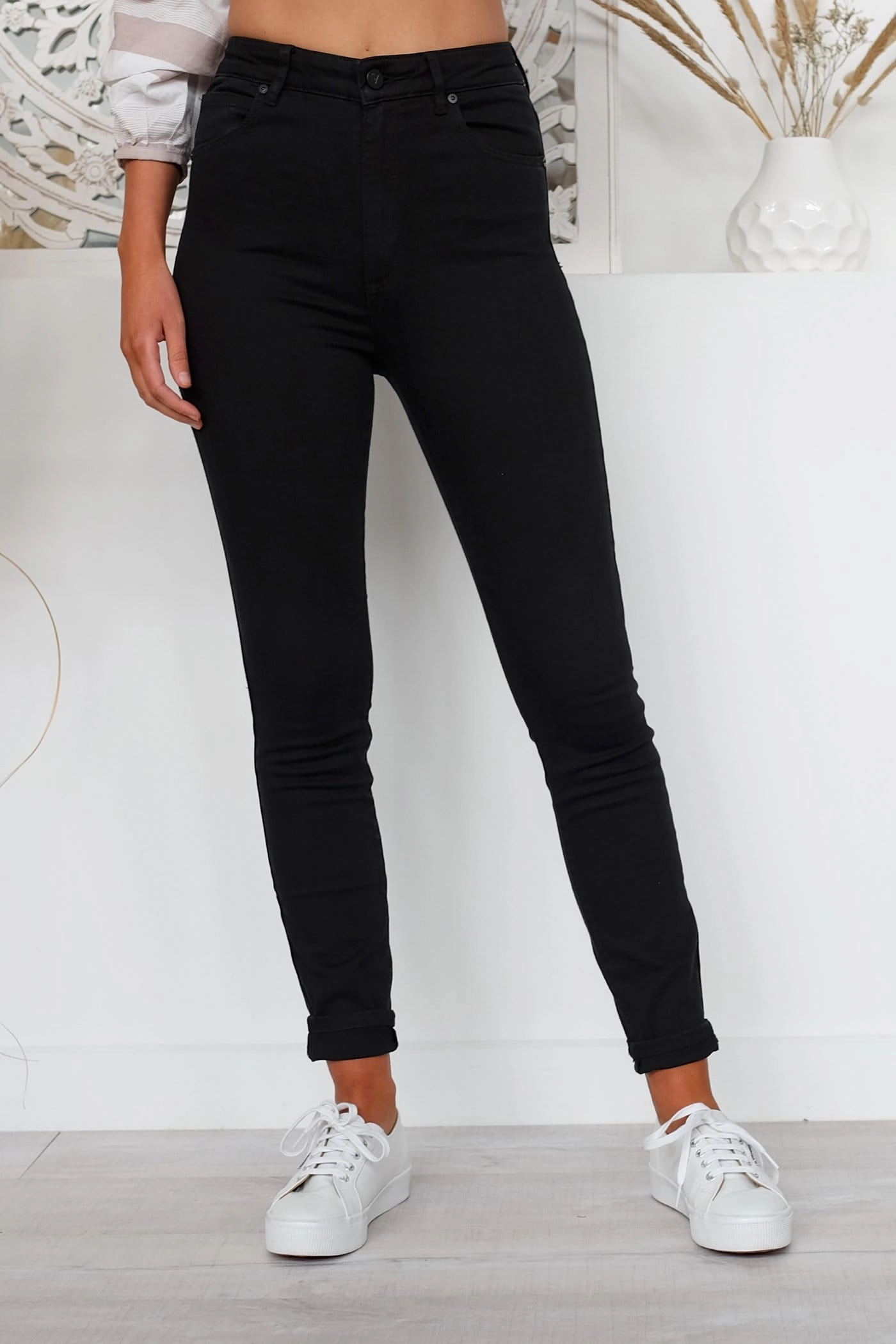 A High Skinny Ankle Basher Jean Black Magic Sharp Comfort Seamless Waistband Finish