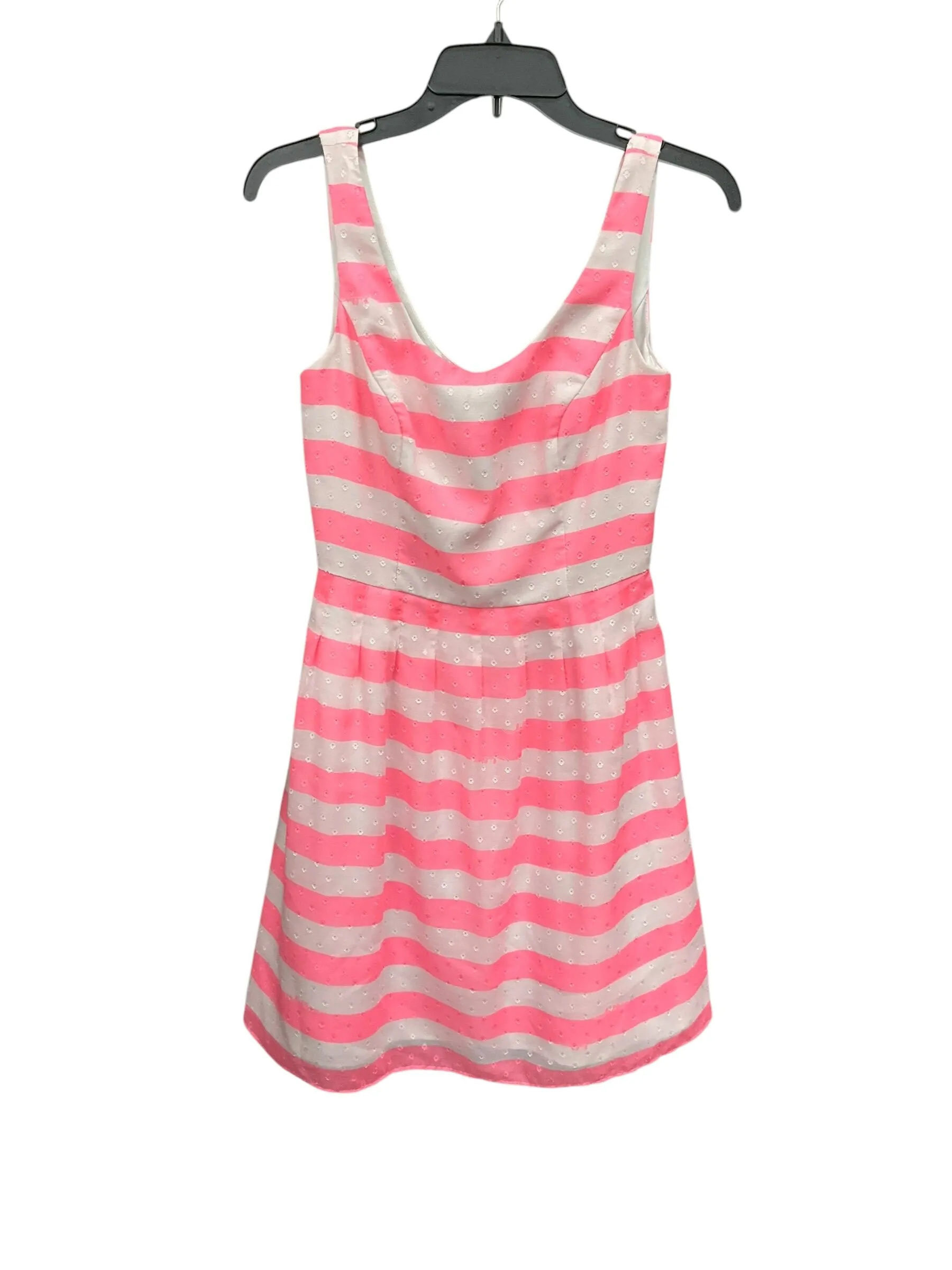 Texture Play Light and breezy summer dress Dress Designer By Lilly Pulitzer  Size: Xs