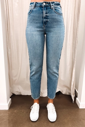 A 94 High Slim Jean Lizzie Y2K Trendy Sunny Vibes