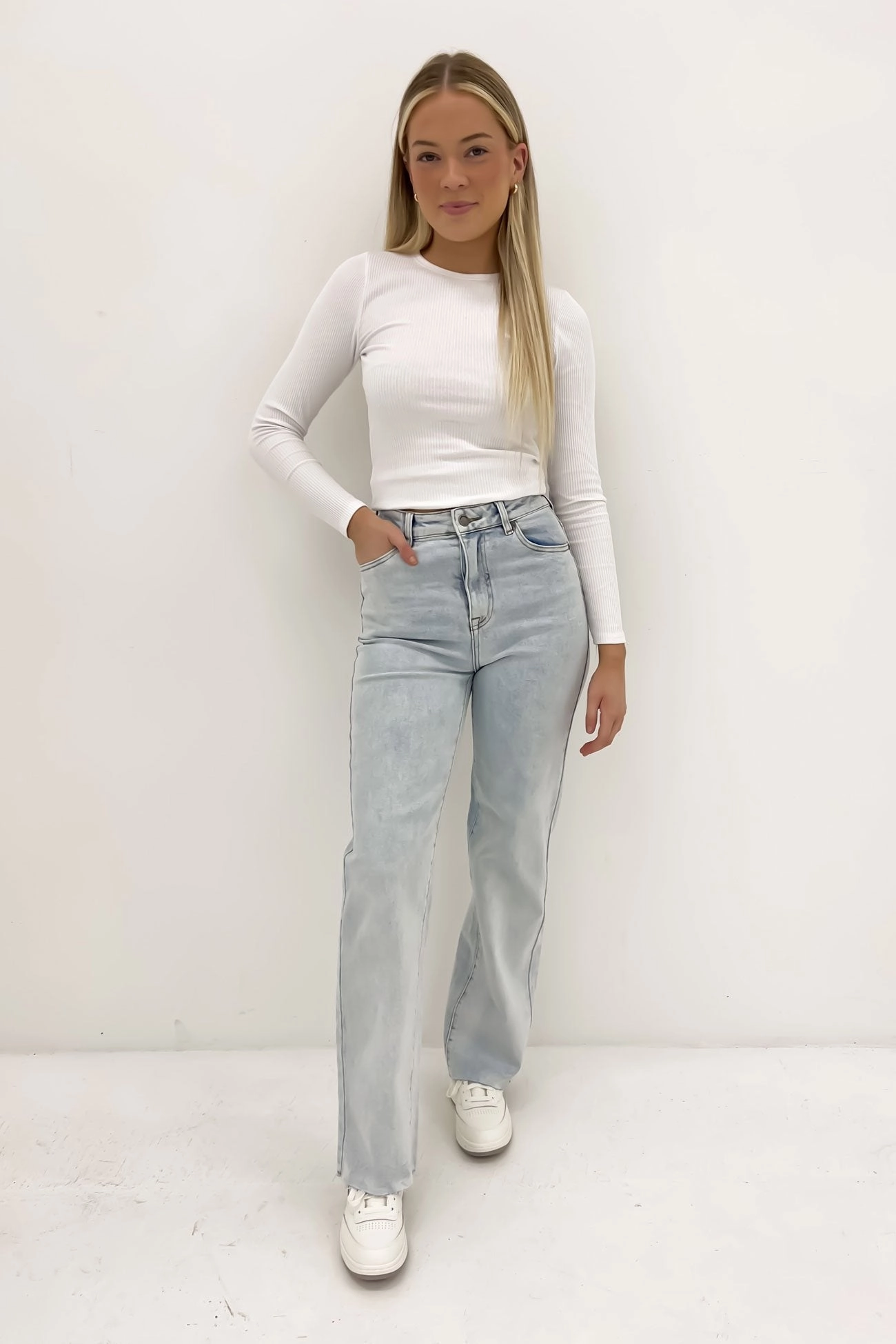 Elegant Urban Explorer Athlete Fit Skye Comfort Jean Light Blue
