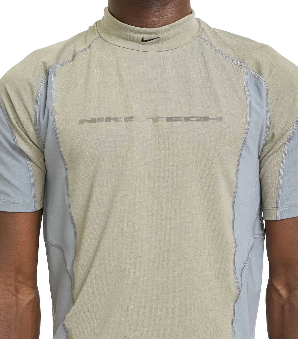 Nike Tech T-Shirt Army Urban Flow Daily Style