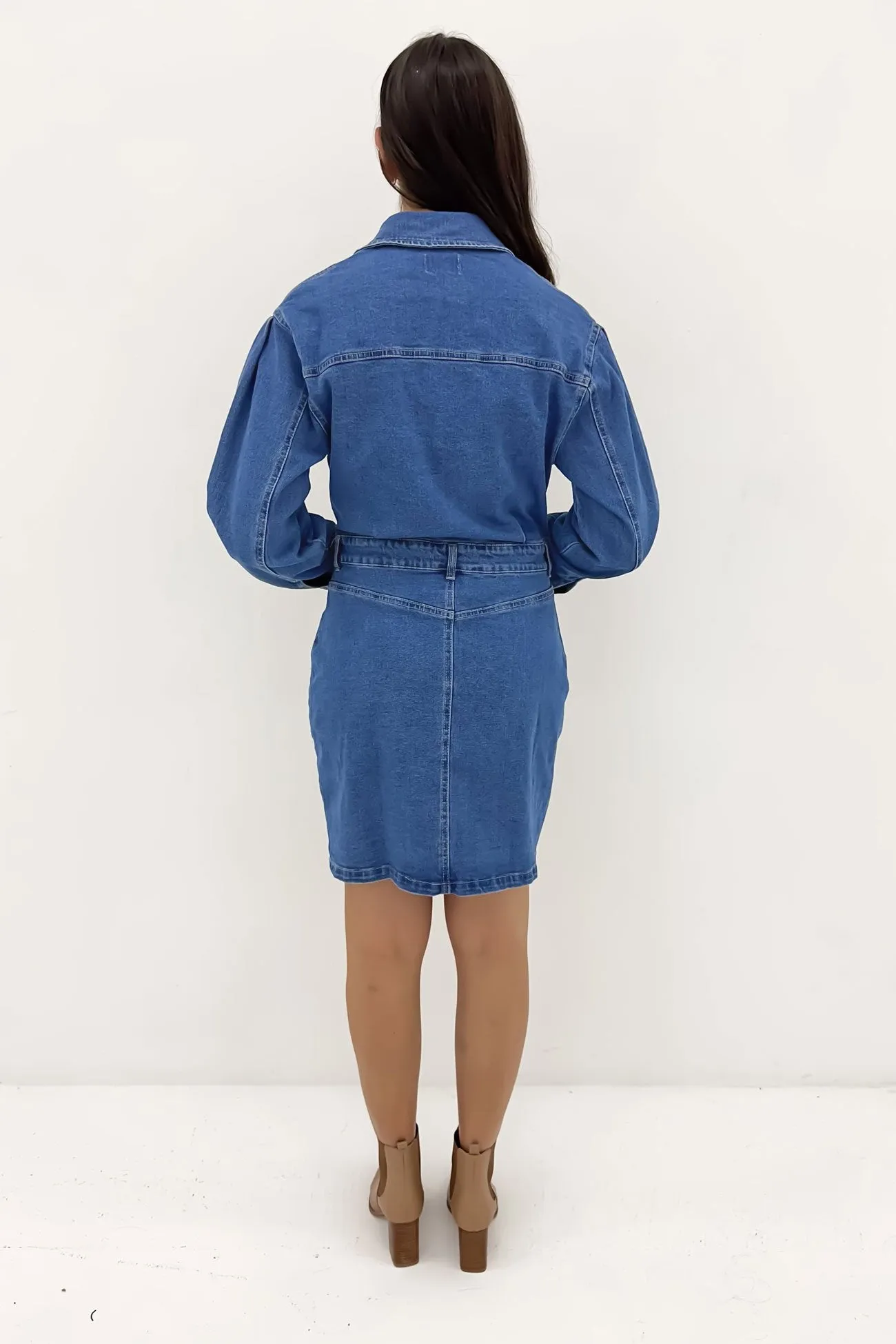 vacation look Gabrielle Denim Long Sleeve Dress 80 Wash