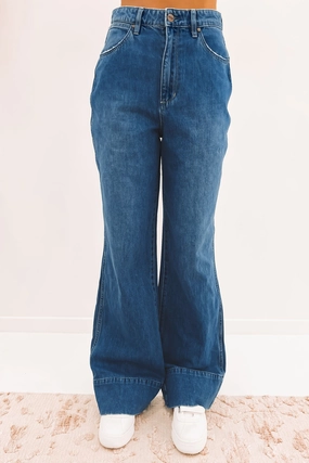 Stay Comfortable Hi Bells Wide Jean Journey