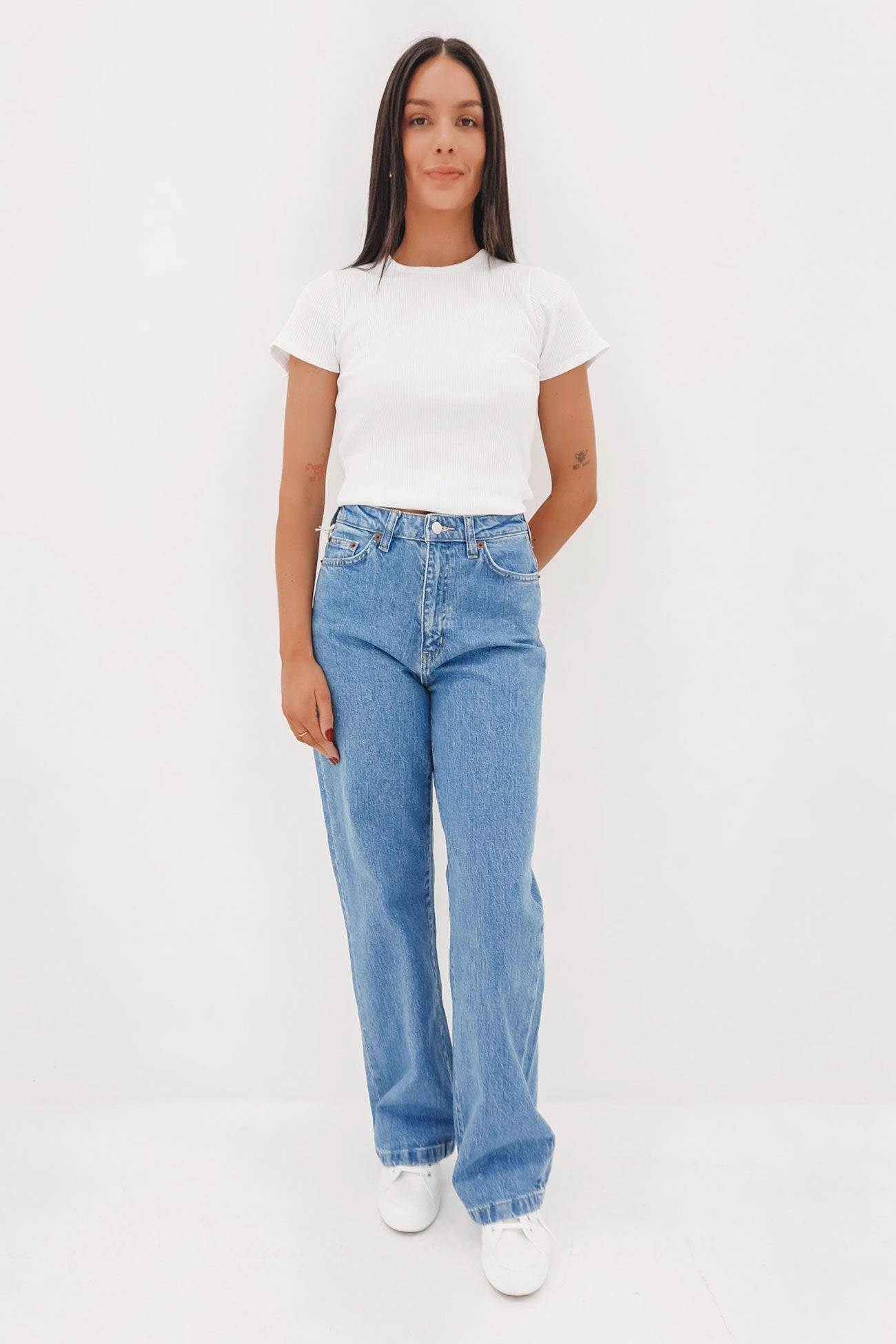 Hi Wide Jean Worn In Blue Weekend Style Stretch Bold Look