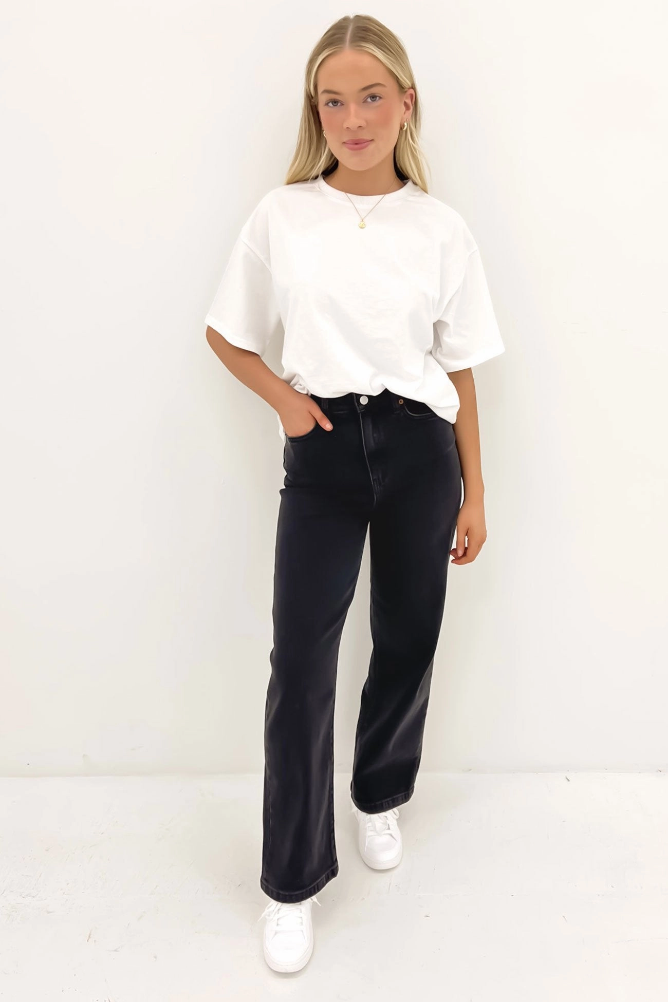 Hi Wide Leg Jean Vintage Black easy move All weather