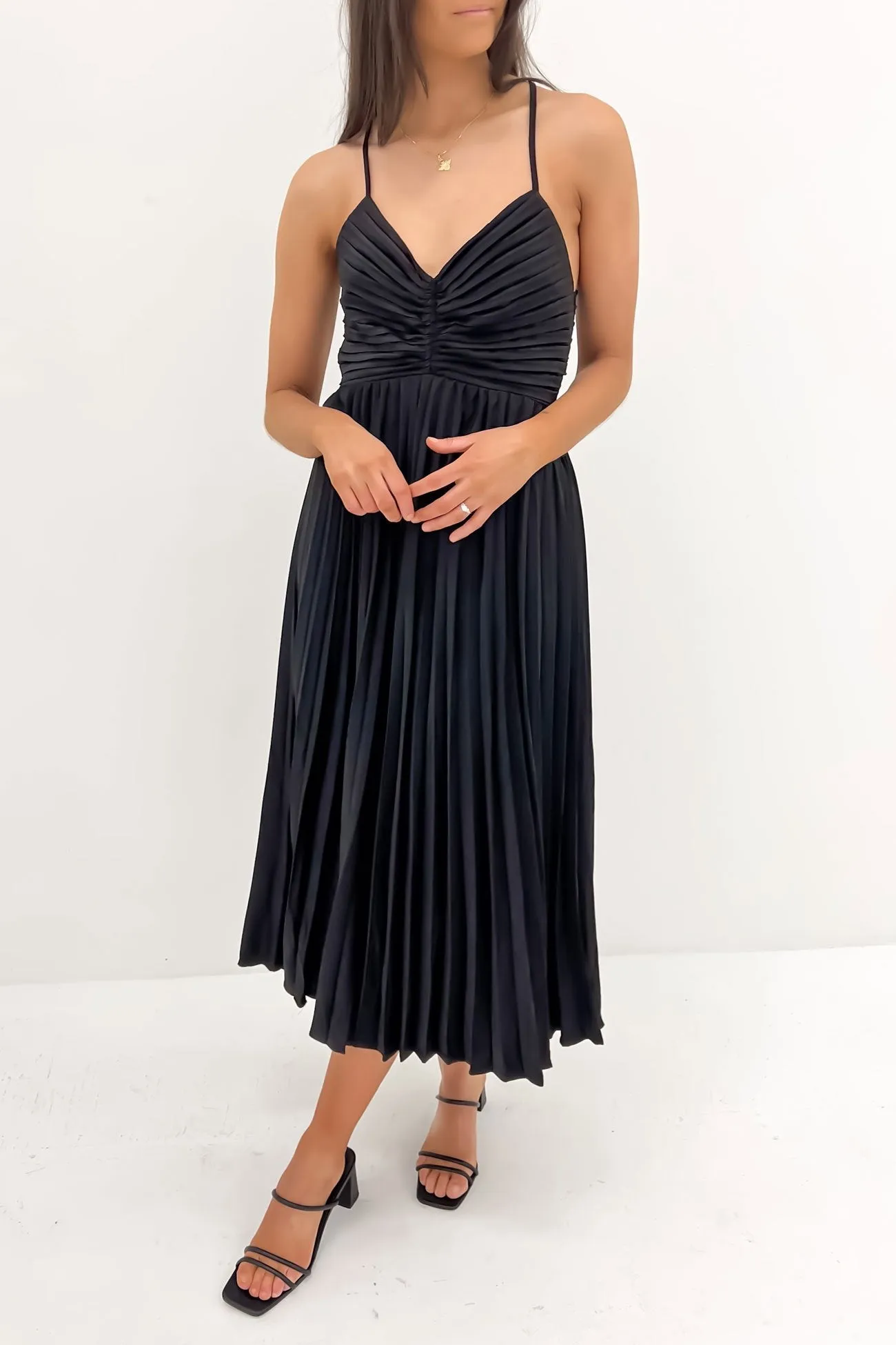 Brunch Glow Clydie Midi Dress Black