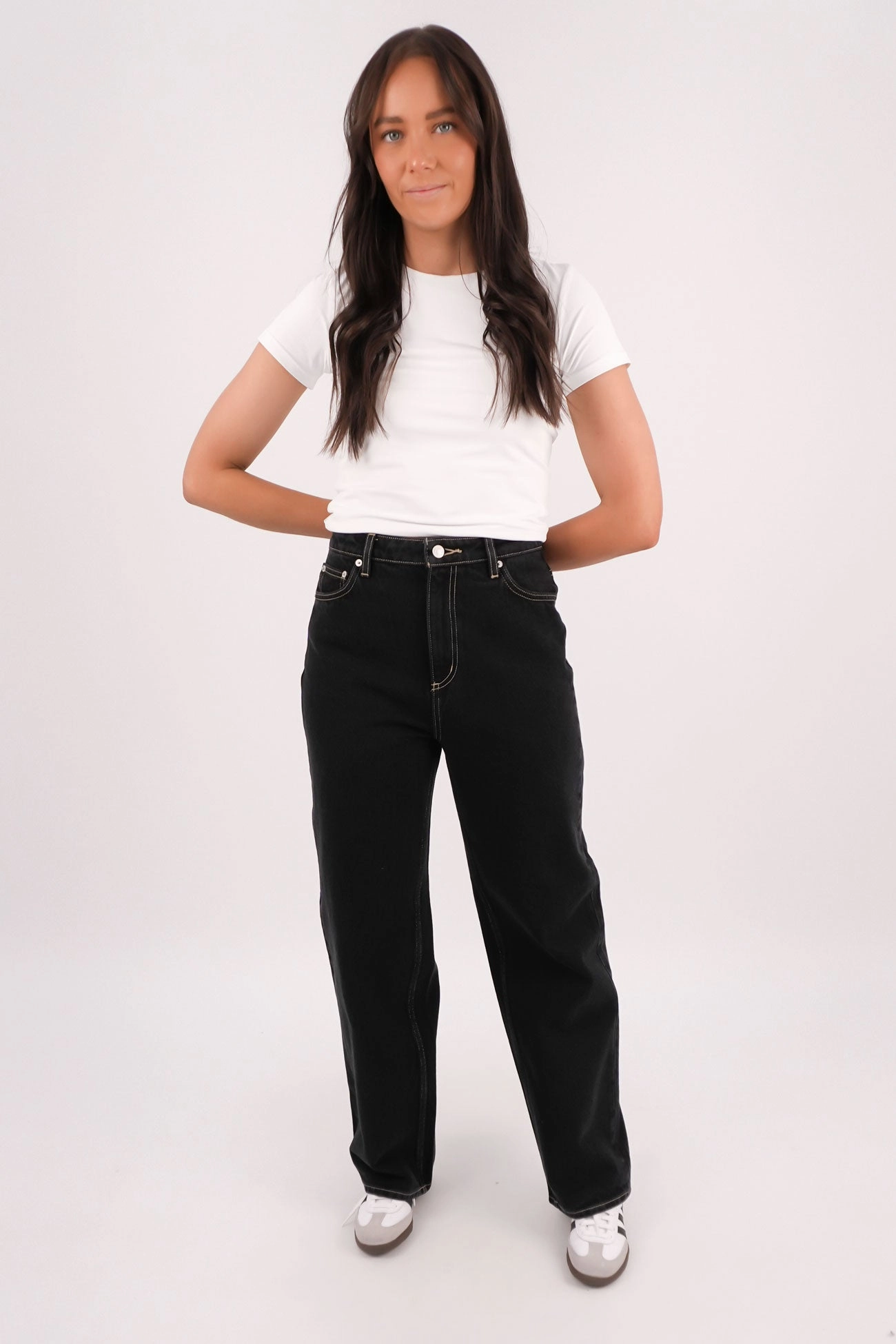 High Baggy Jean Throwback Black City Walk Smart Casual Elegant Party Look Winter Warmth