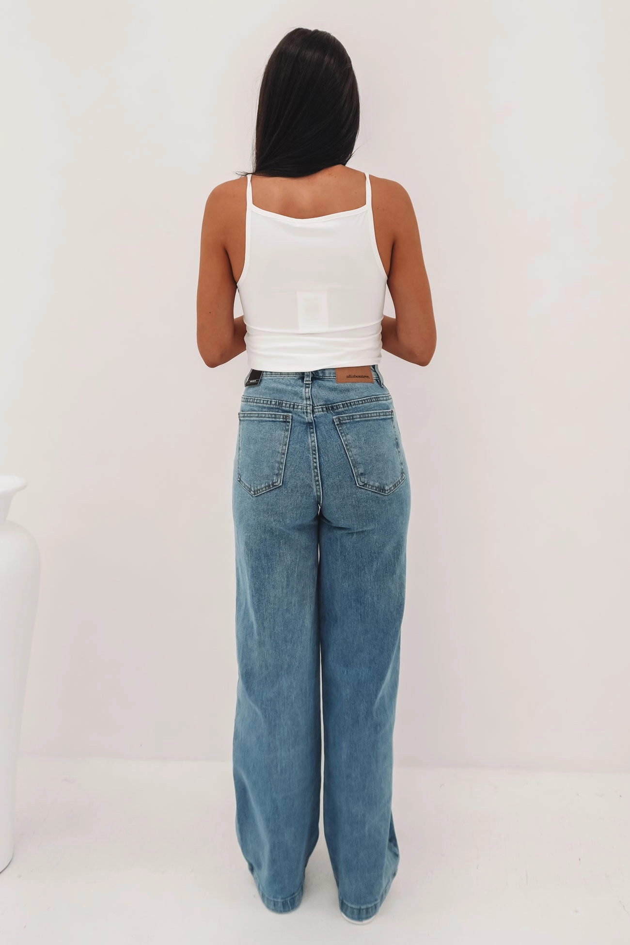 Durable Rivet Hardware Jacqui Wide Leg Jean Light Blue