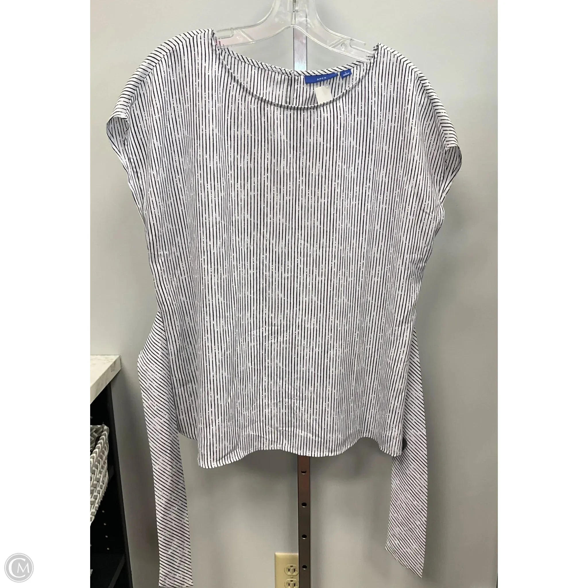 Top Sleeveless By Apt 9 In Striped Pattern, Size: L AntiPill Texture