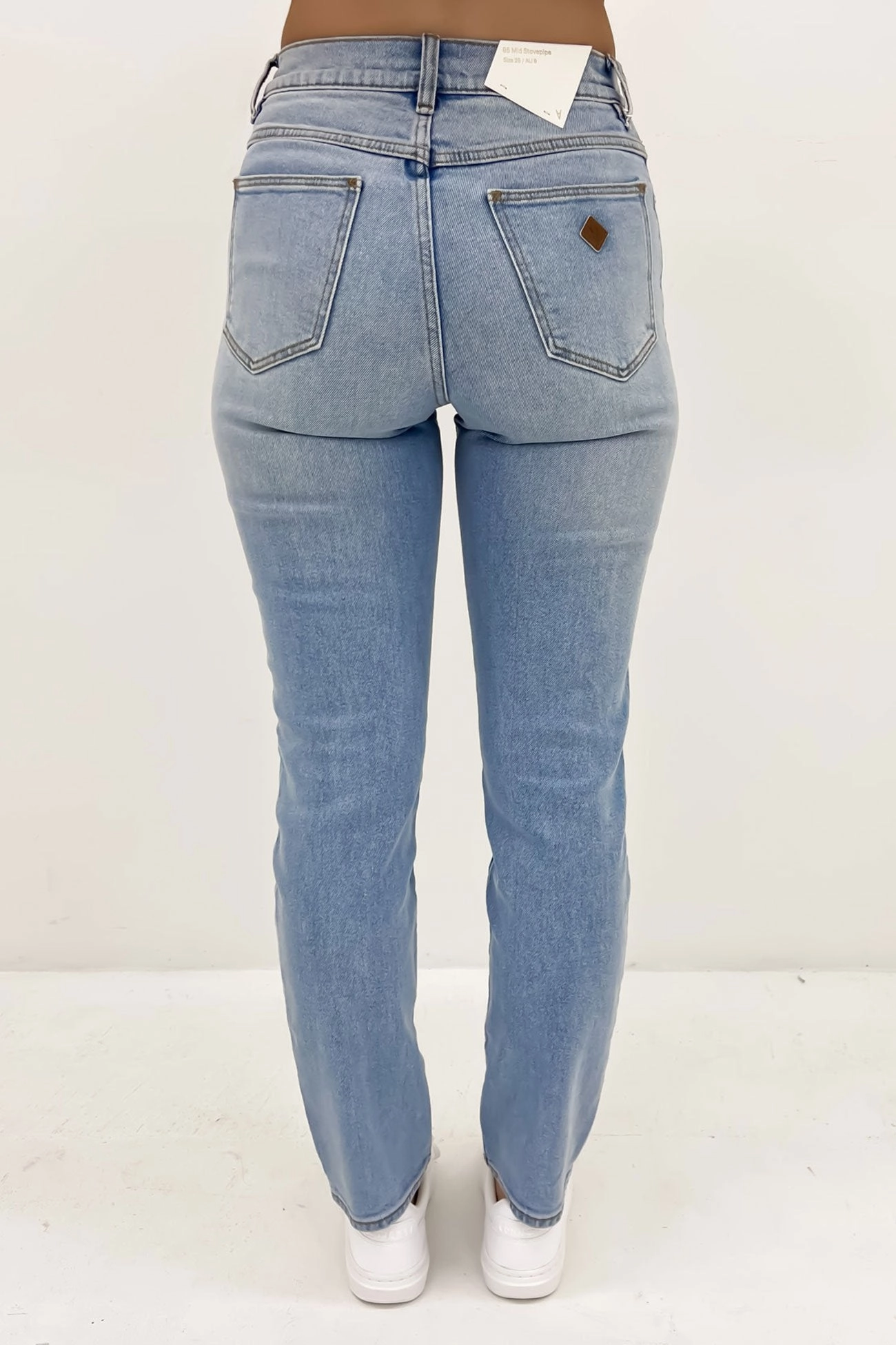 A 95 Stovepipe Jean Enla Timeless casual Sandblasted Details