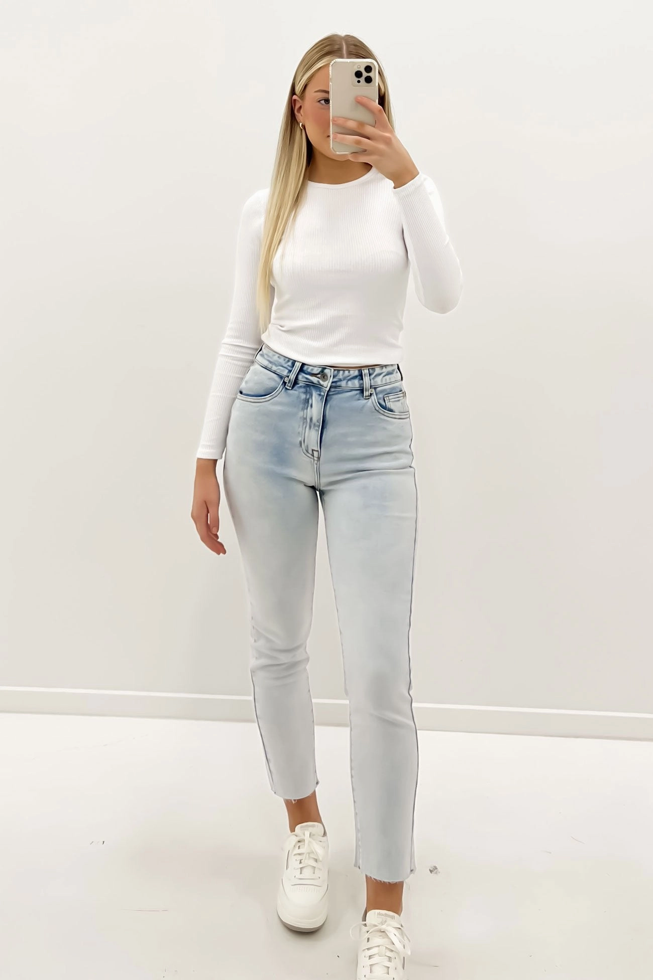 Monica Mom Comfort Jean Bleach Durable Triple Stitched Seams