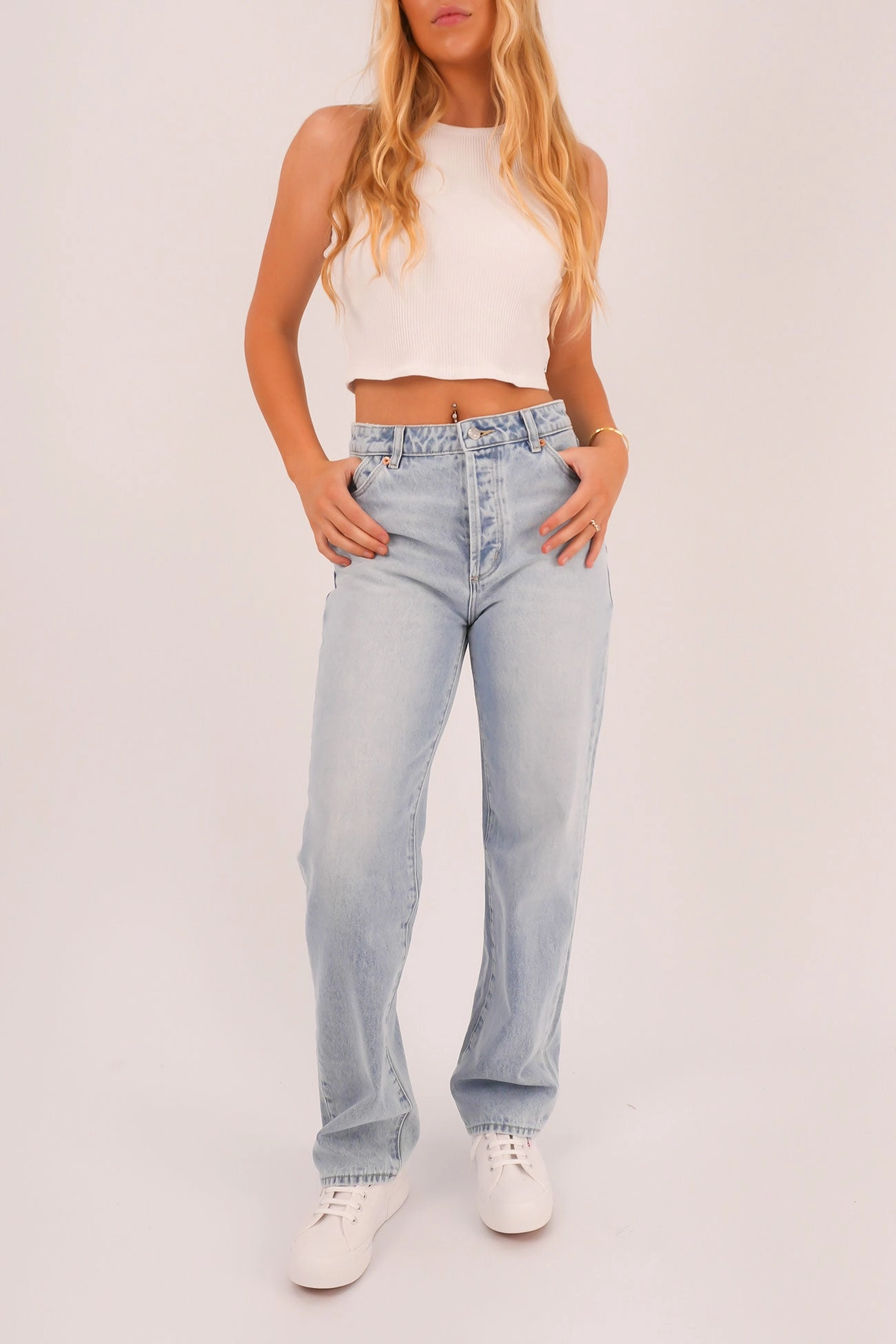 Formal Adult Fashion Non Restrictive Cut 90s Relaxed Jean Long Beach Worn