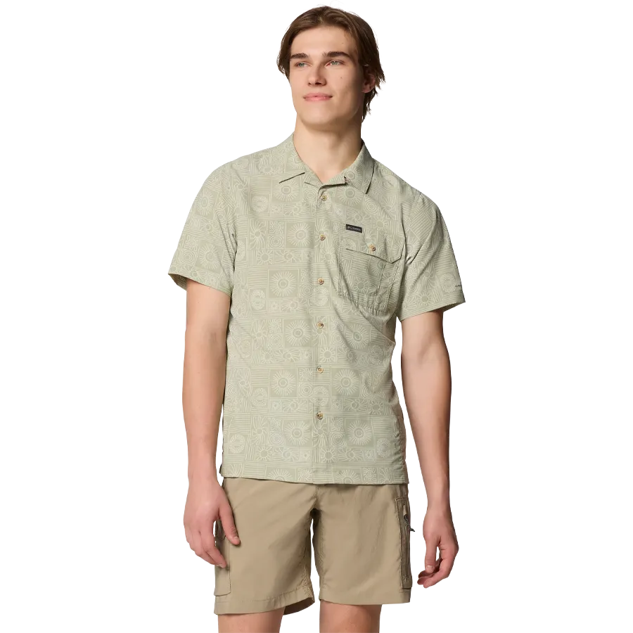 Men's Tech Trail Utility Print Woven Short Sleeve Shirt Holiday Glow DoubleLayerReinforcement
