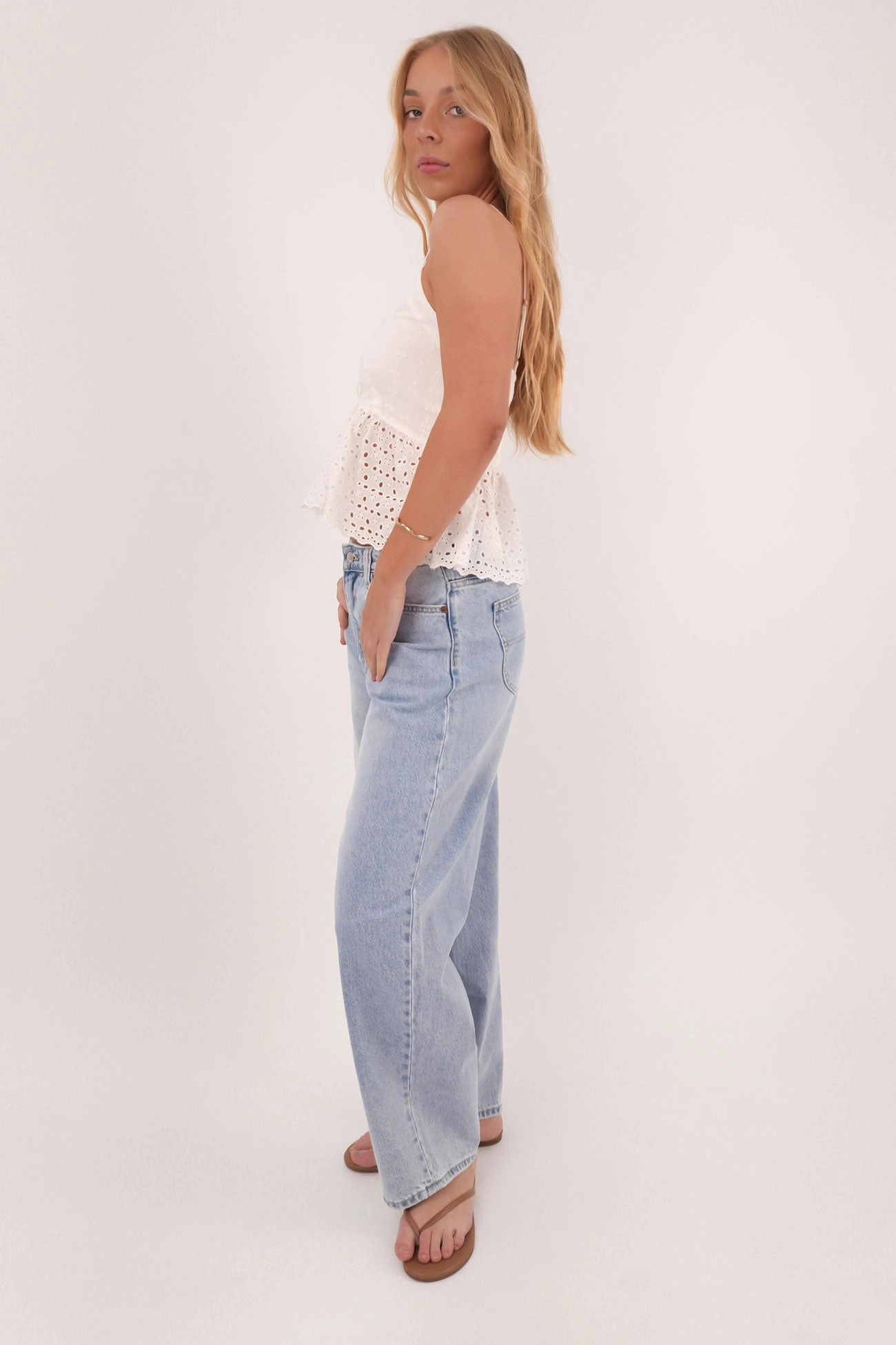 Minimal Fading Mid Barrel Jean Brightside Fade Petite