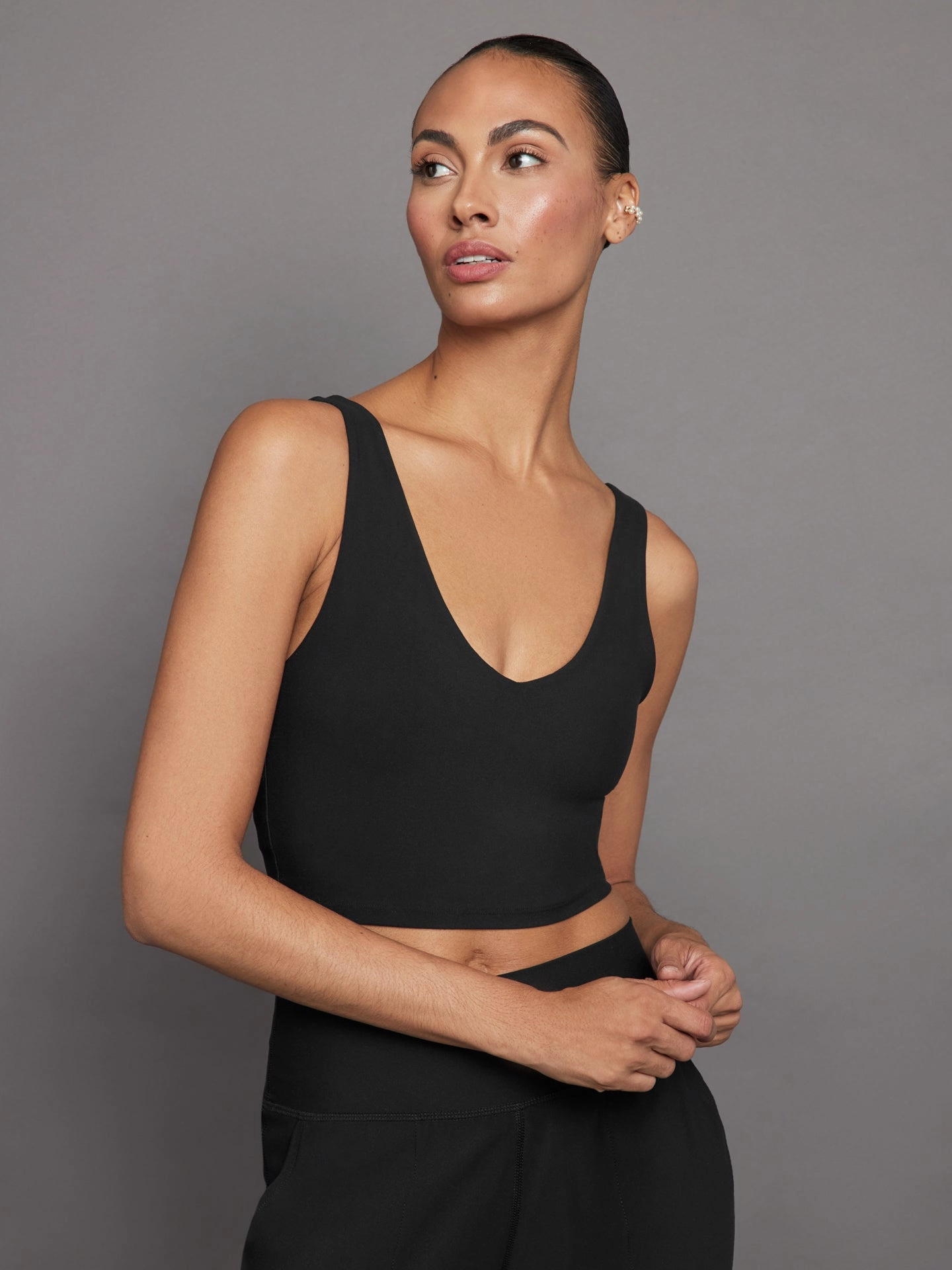 Tag Free Labeling V-Neck Longline Bra in Melt - Black