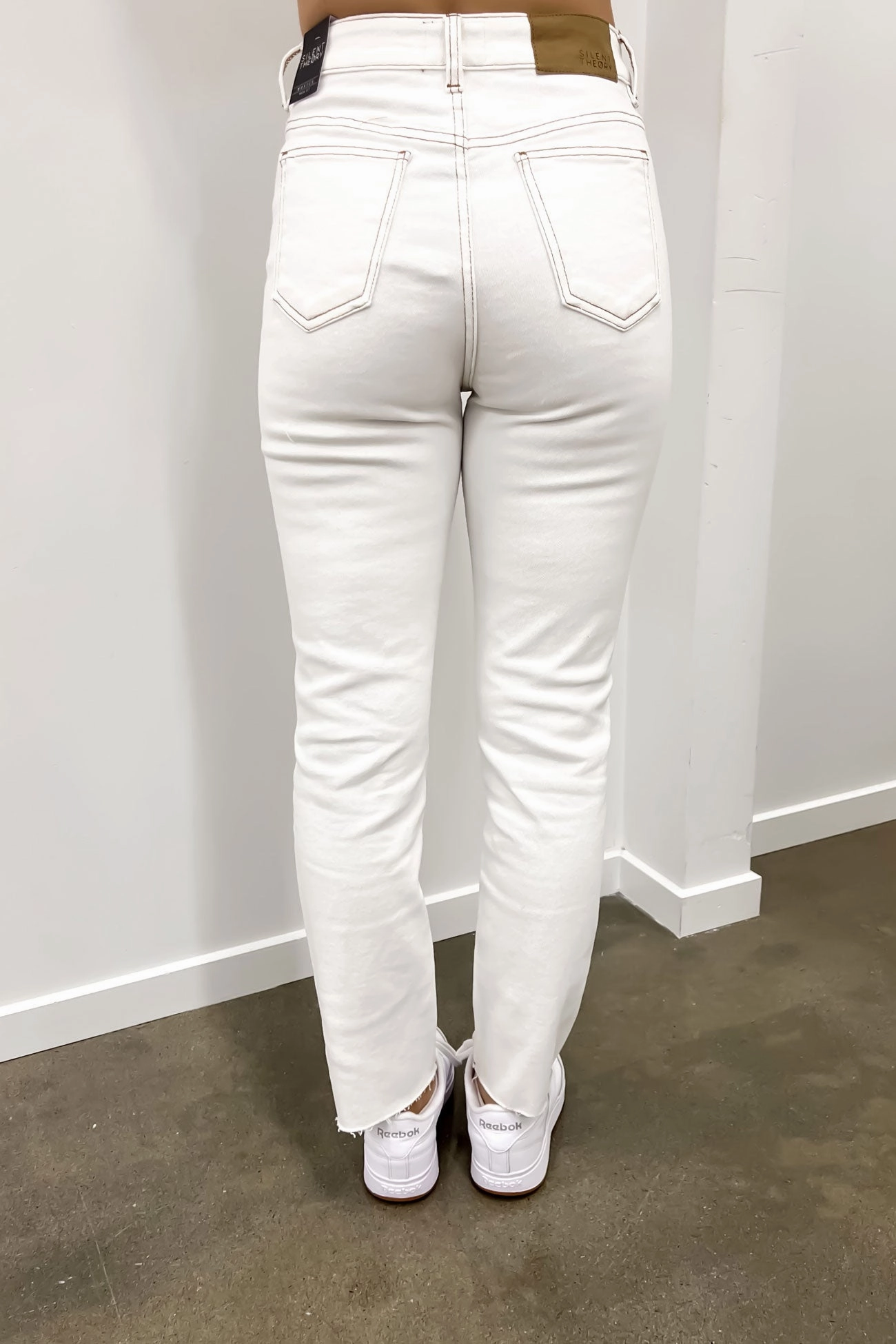 Outfit Staple Monica Mom Comfort Jean Vintage White