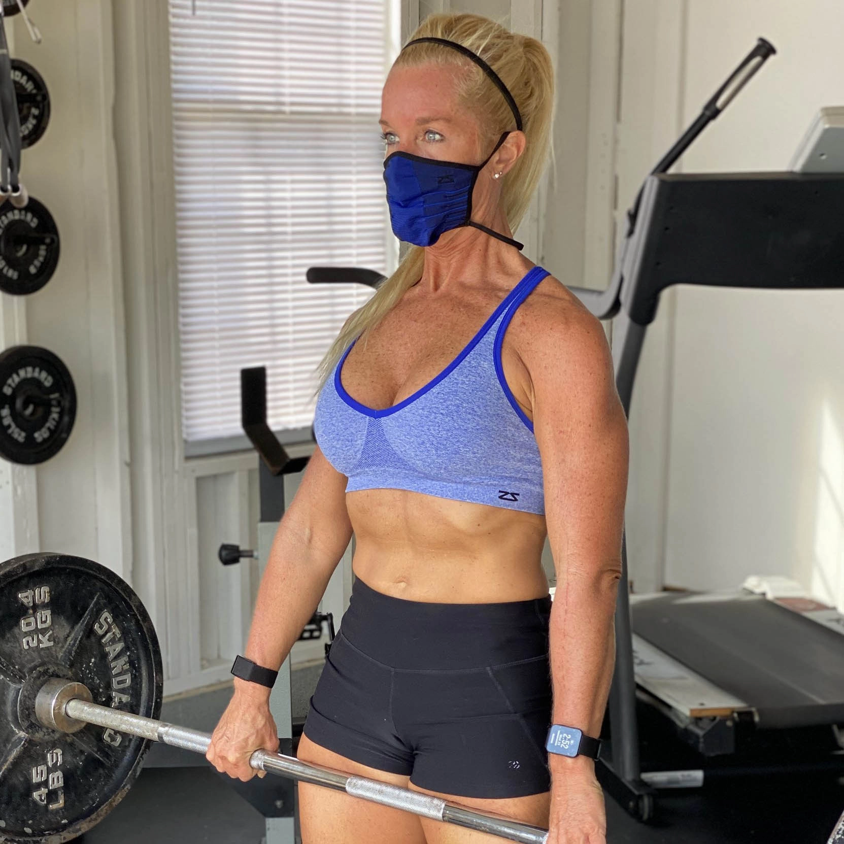Non-Restrictive Band Minimal seams Women's Racey Sports Bra