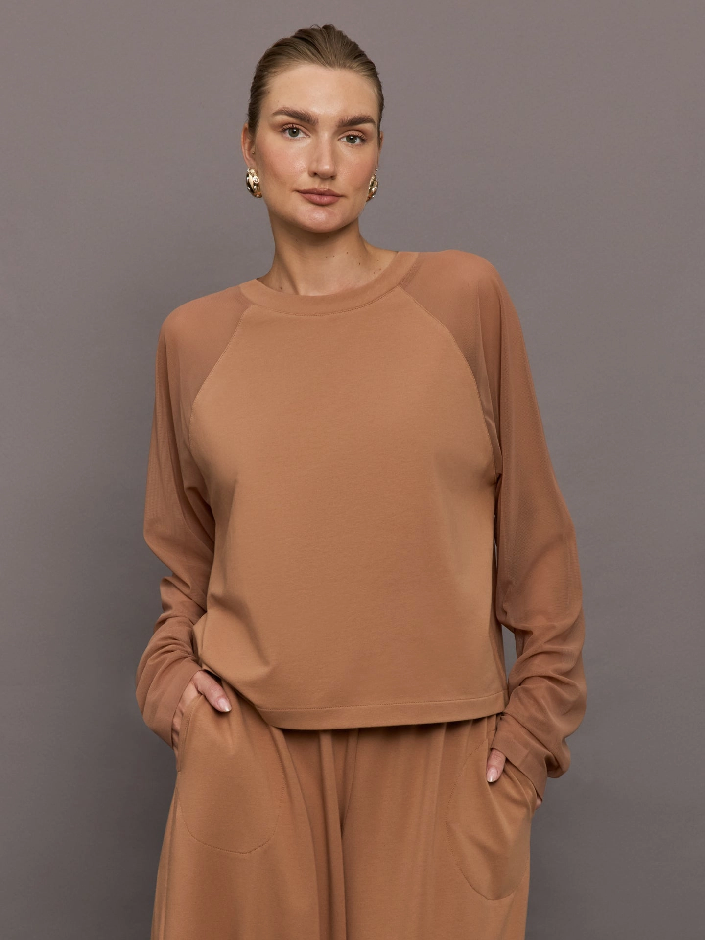 Brushed Fleece Comfort waistband Oversized Raglan Sleeve Top W/ Mesh - Cappuccino