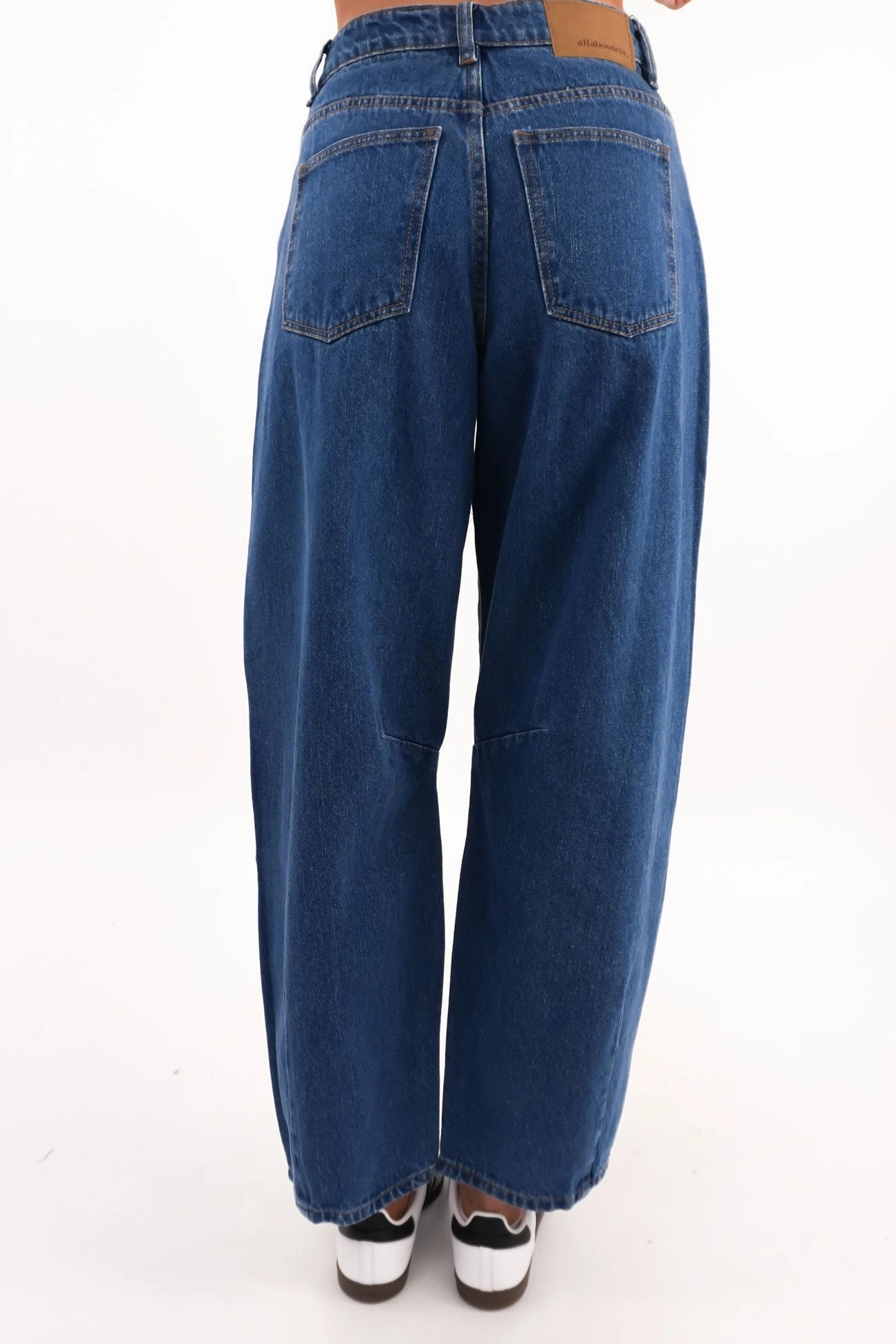 Non Fading Technology Hallie Barrel Leg Jean Denim