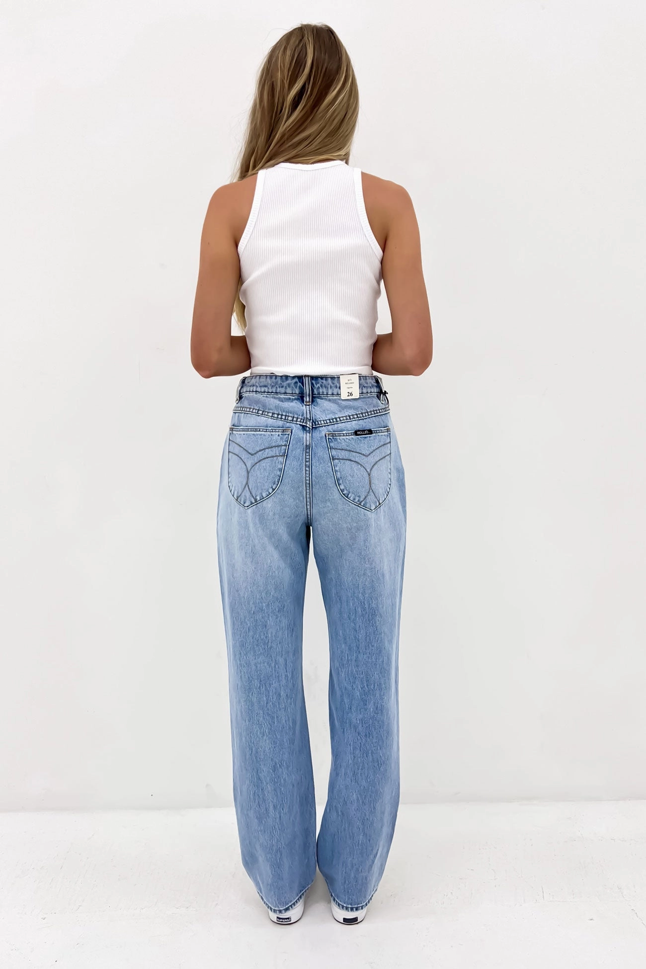90s Relaxed Jean Faded Blue Common Wear Teen Outfit Night Out Party Look