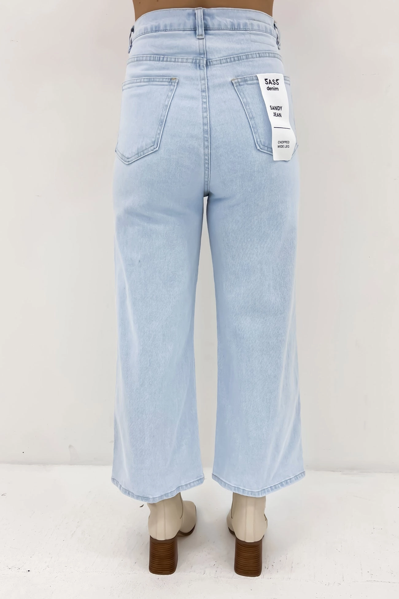 Sandy Jean 96 Bleached Wash Relaxed Style City Walk Trend Setter