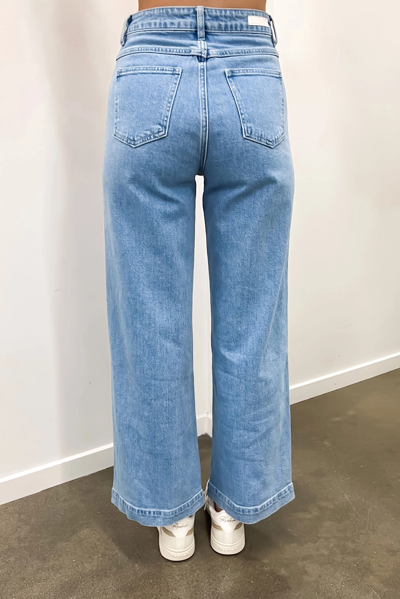 Sarah Wide Leg Jean Light Blue Workday Outfit Trusted Outfit